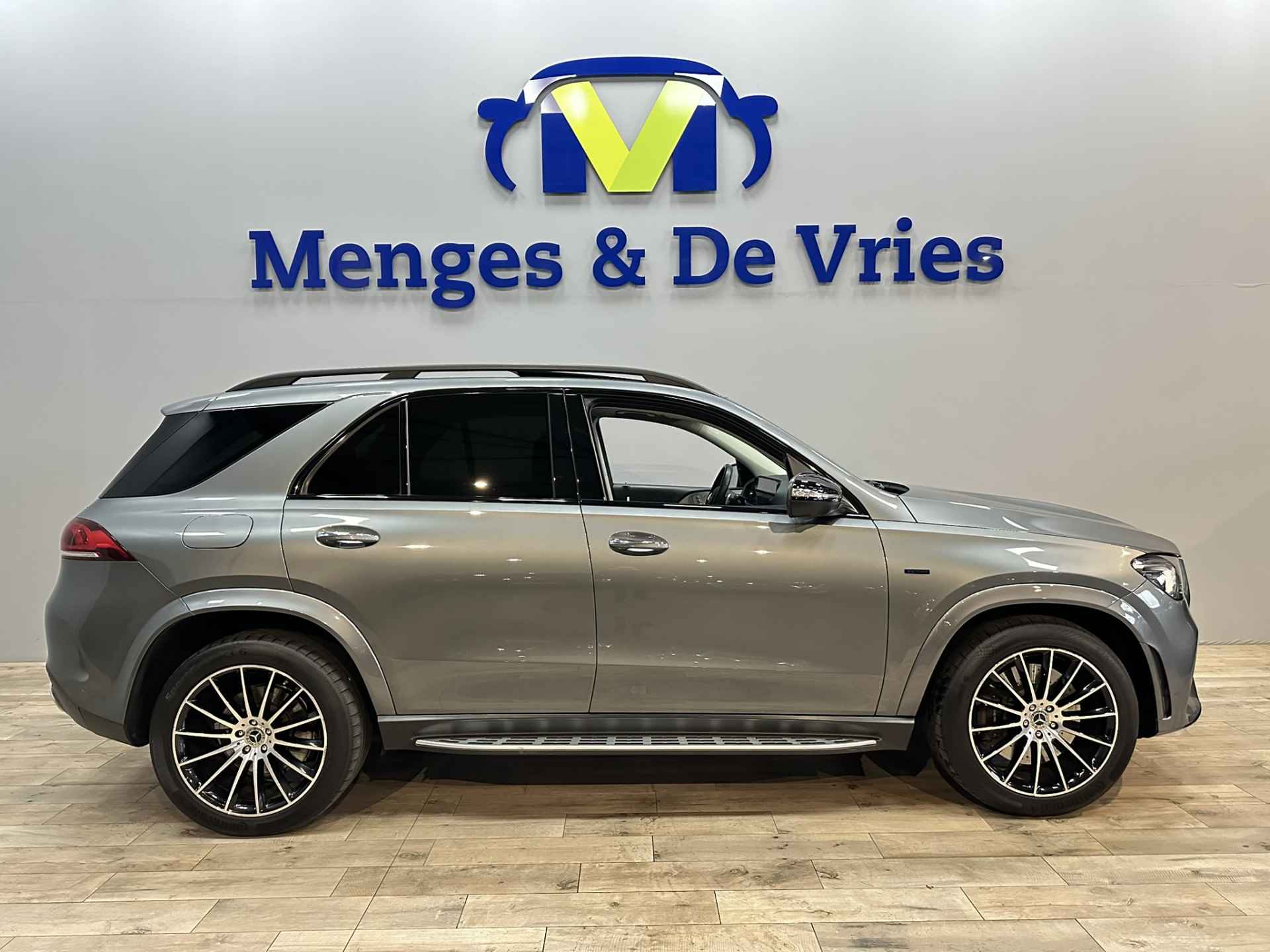 Mercedes-Benz GLE 350 de 4MATIC Premium Plus AMG Line | LED | Burmester | Panorama | Luchtvering | Widescreen | 360 Camera | Apple Carplay Android Auto | Isofix | NAP | - 2/53