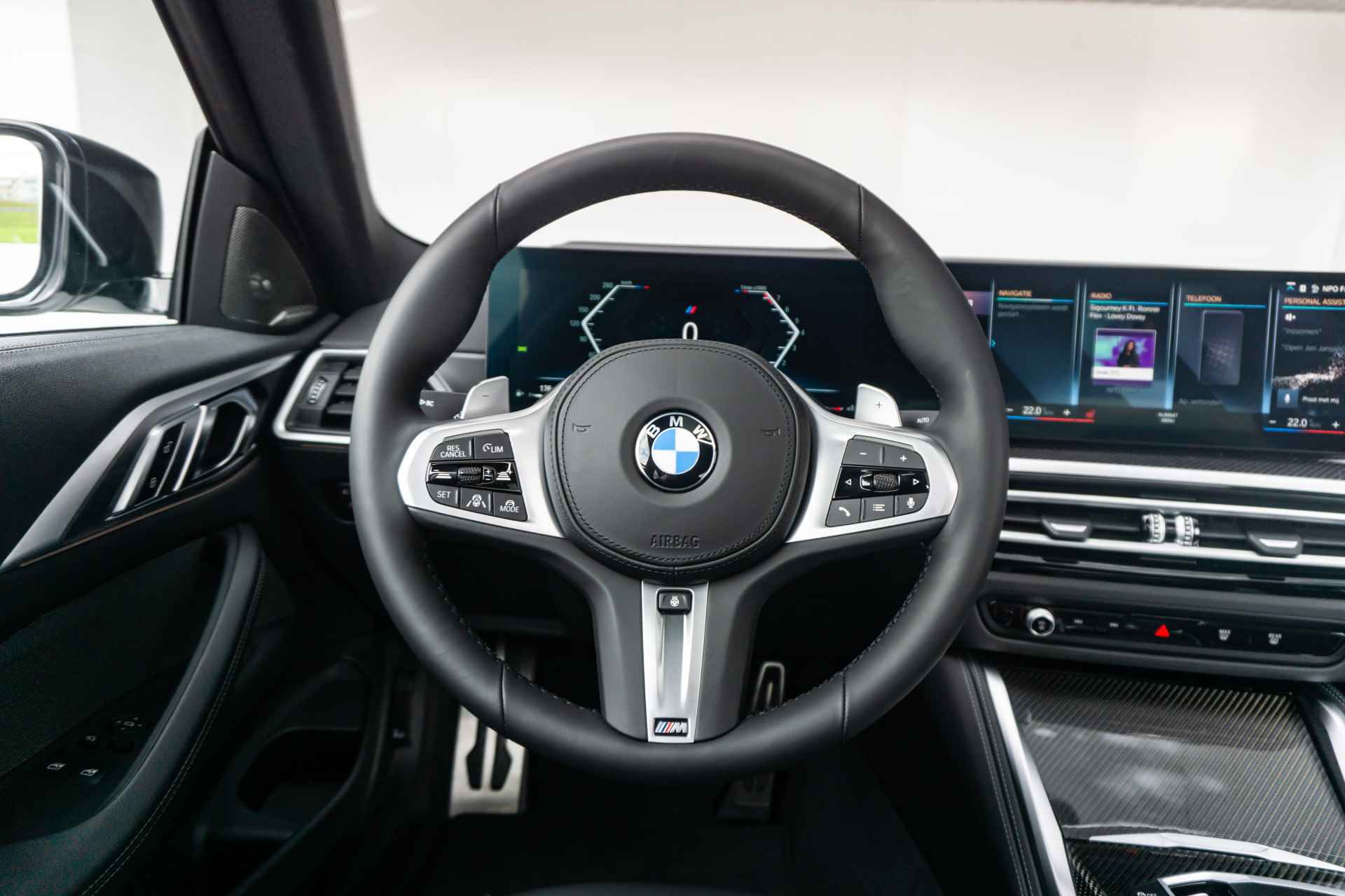 BMW 4 Serie Coupé 420i | High Executive | M Sportpakket Pro | Safety Pack | Personal CoPilot Pack - 11/49