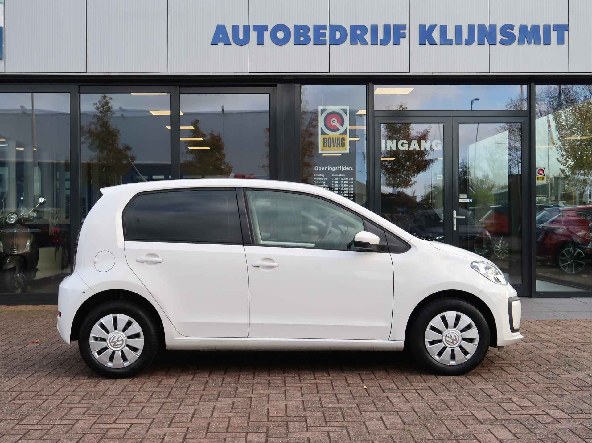 Volkswagen up! 1.0 move up! Executive - 2/15