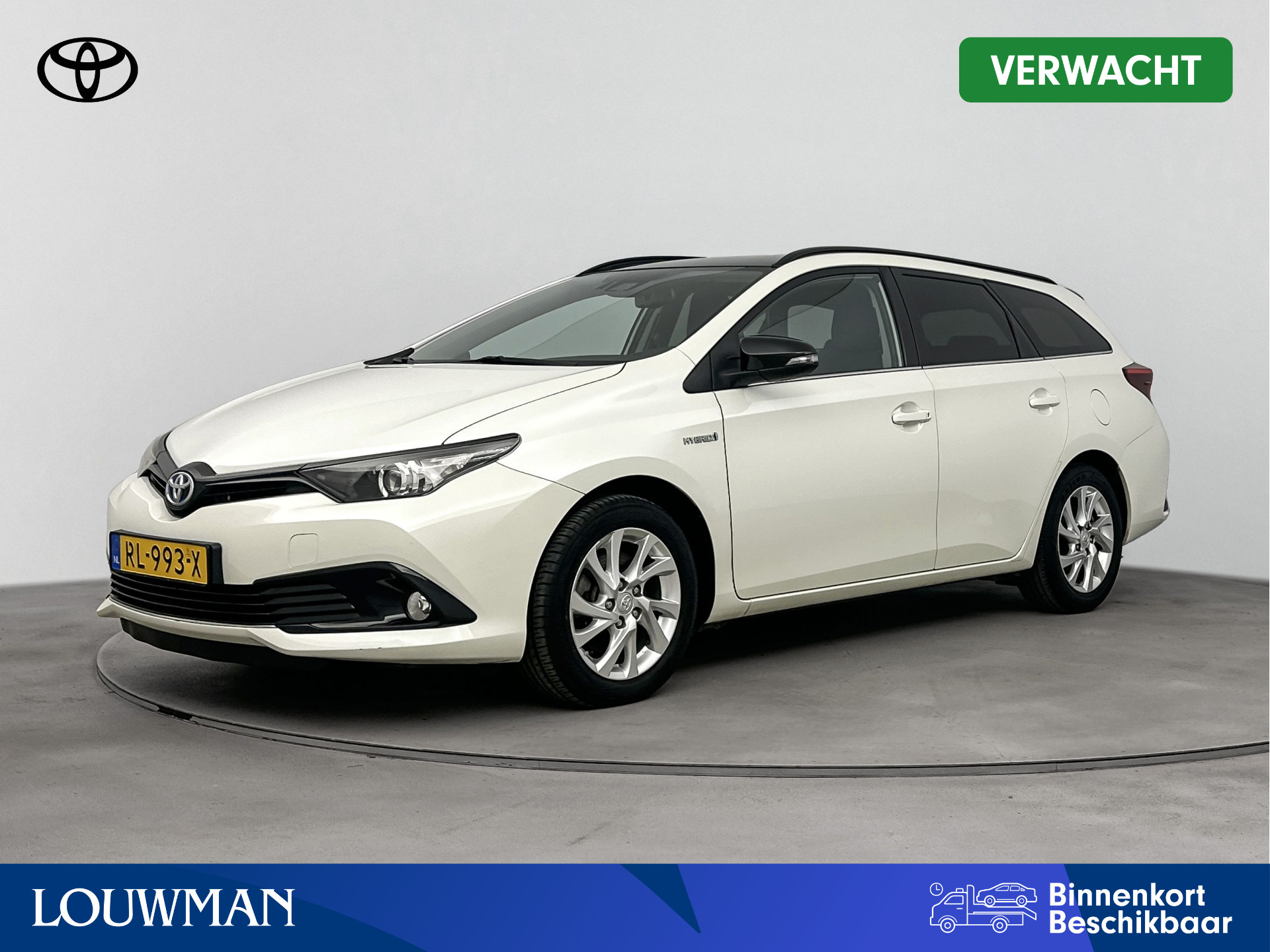 Toyota Auris Touring Sports 1.8 Hybrid Black Edition | Navigatie | Trekhaak |