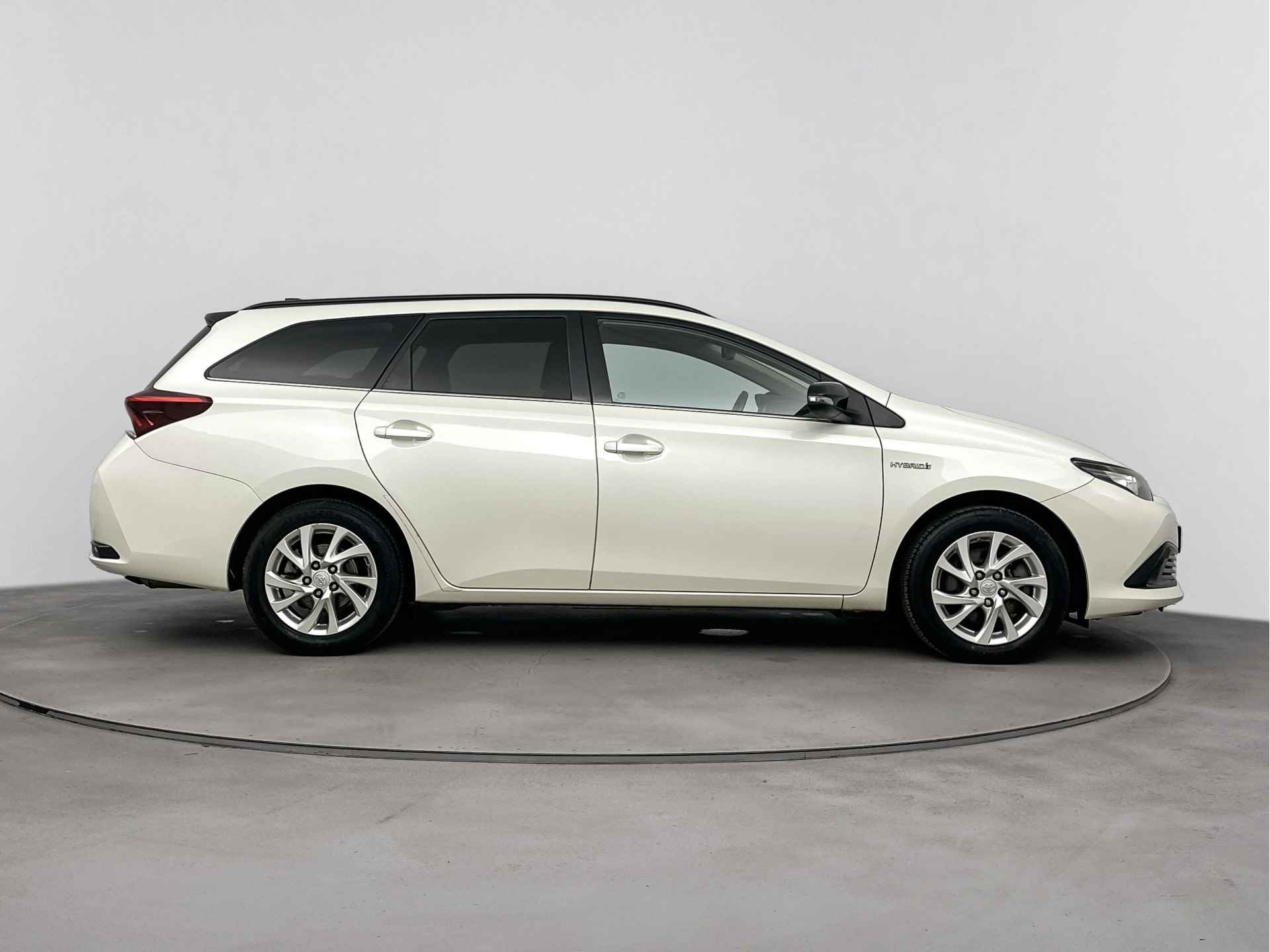 Toyota Auris Touring Sports 1.8 Hybrid Black Edition | Navigatie | Trekhaak | - 14/40