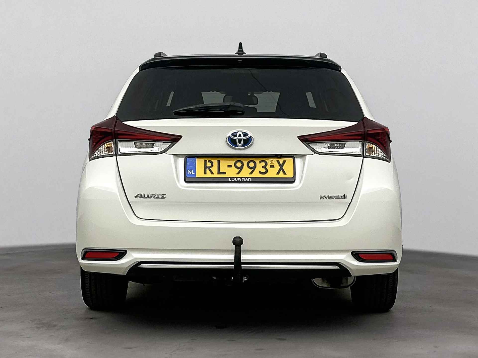 Toyota Auris Touring Sports 1.8 Hybrid Black Edition | Navigatie | Trekhaak | - 16/40