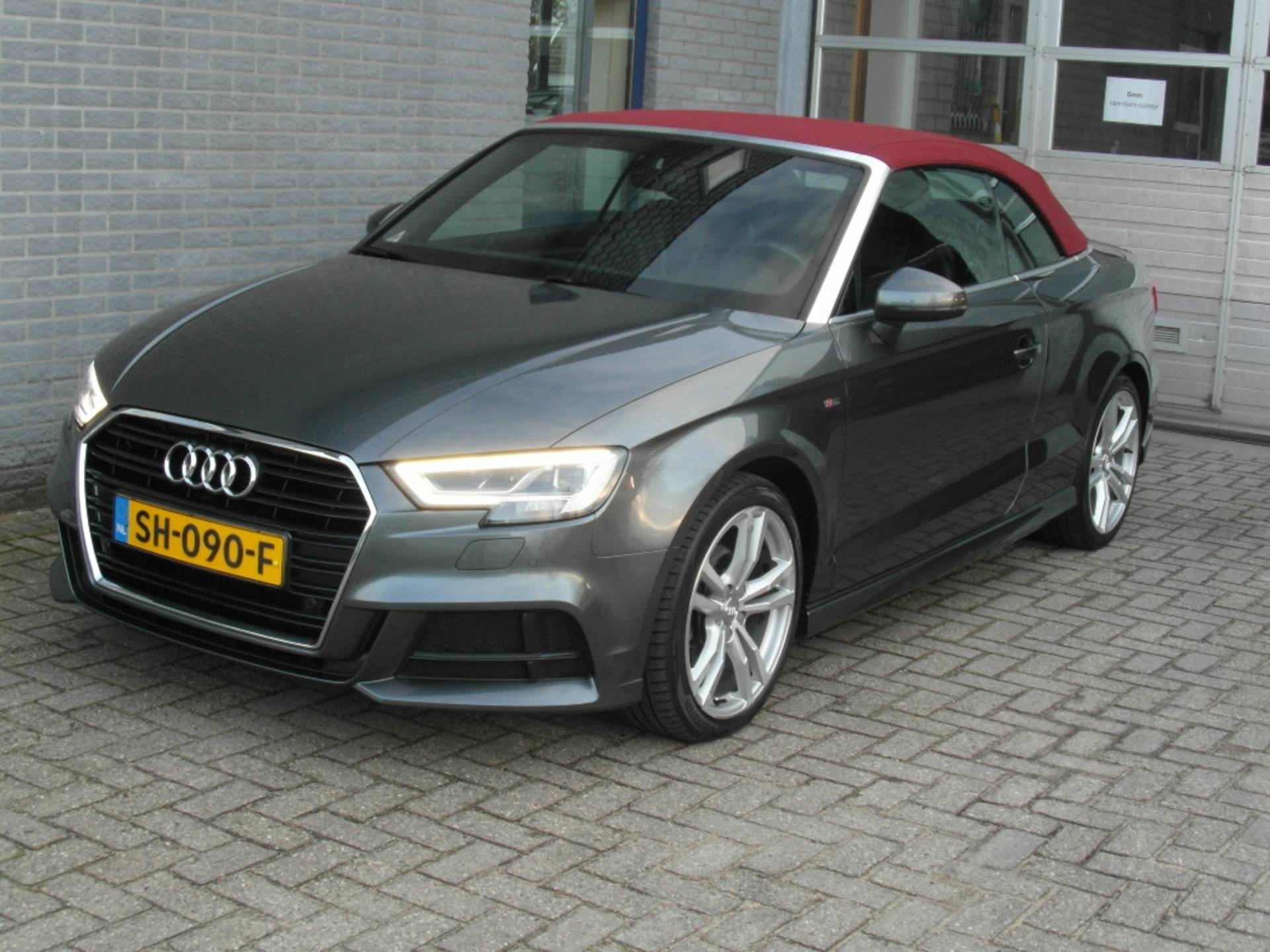 Audi A3 Cabriolet 1.5 TFSI CoD Sport S Line (2X) Edition Inclusief afleveringskosten - 2/33