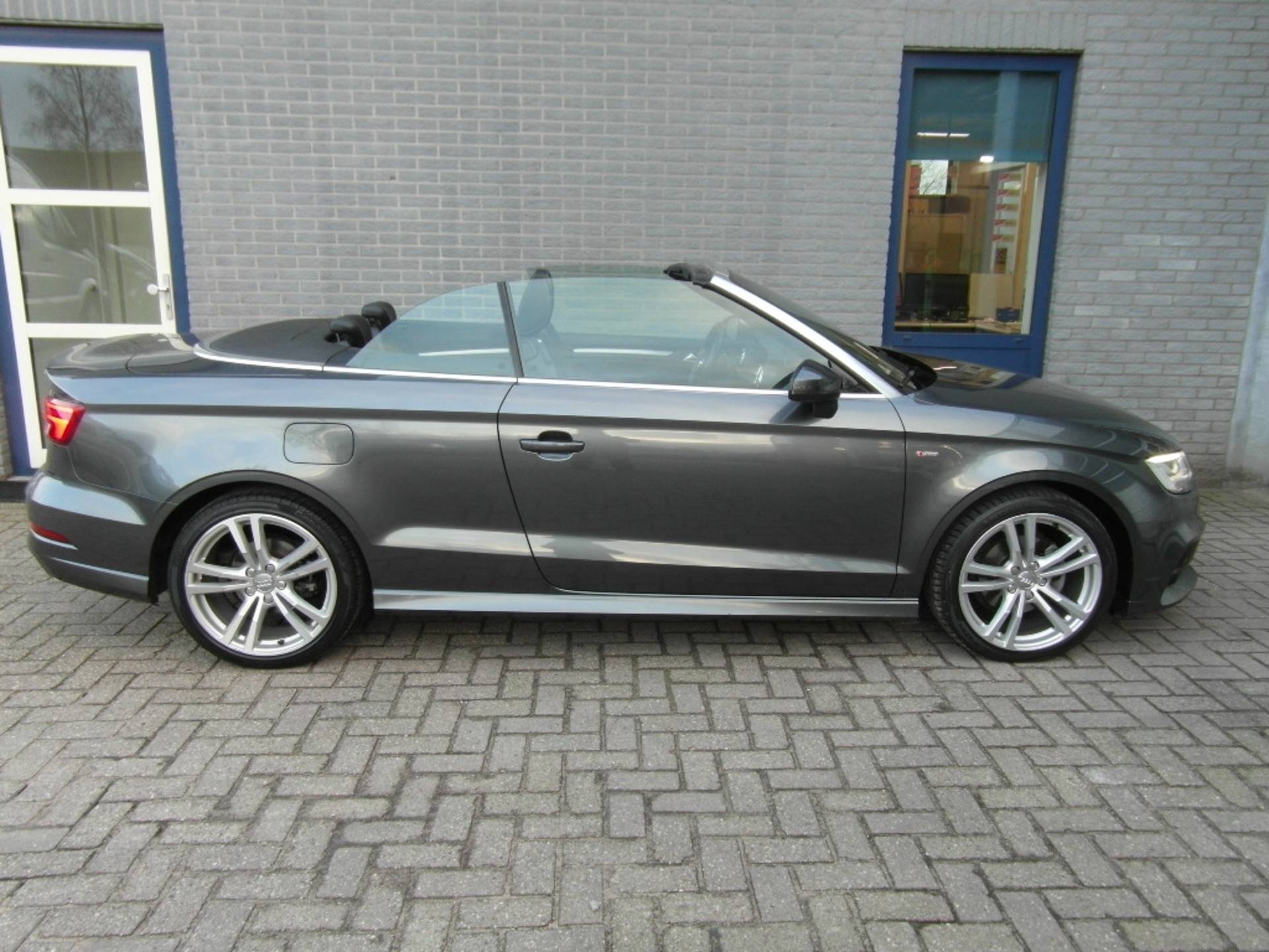 Audi A3 Cabriolet 1.5 TFSI CoD Sport S Line (2X) Edition Inclusief afleveringskosten - 32/33