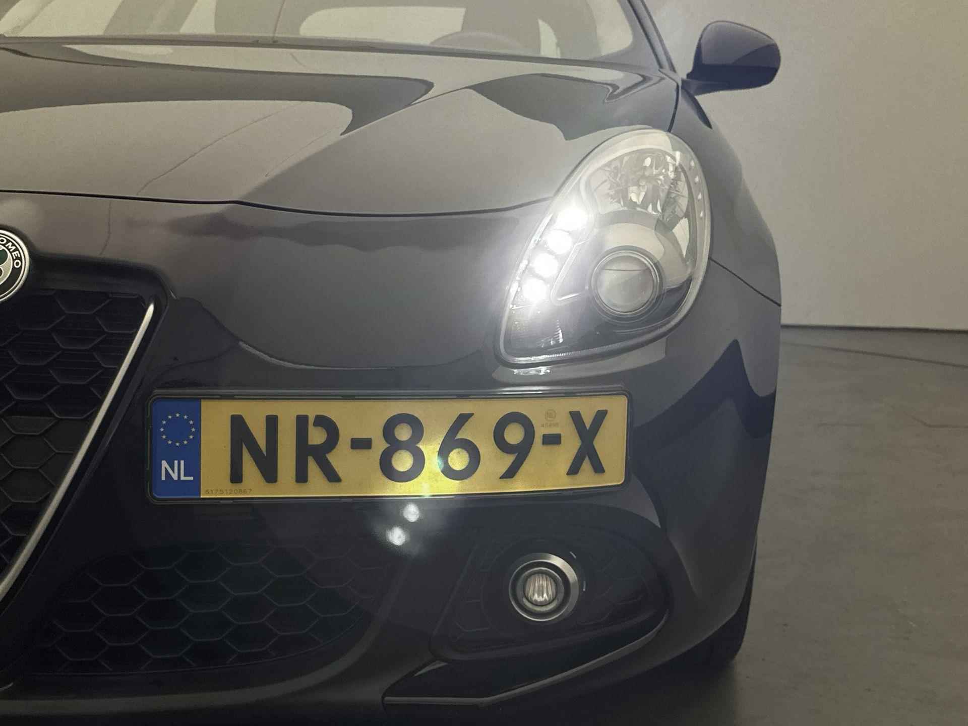 Alfa Romeo Giulietta Super 170 pk Automaat | Navigatie | Parkeersensoren Achter | LED Dagrijverlichting | Lederen Stuurwiel | Start/Stop Systeem | Climate Control | Cruise Control | Bluetooth | 17" Lichtmetalen Velgen | - 27/31