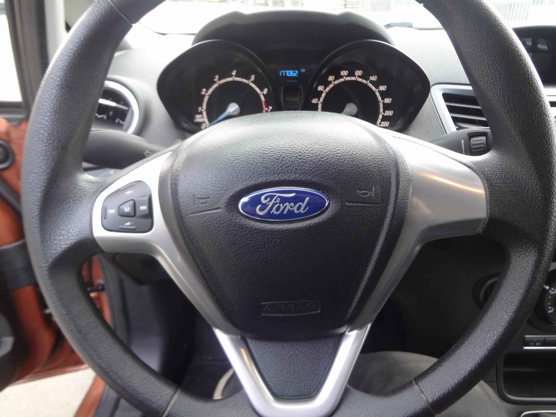Ford Fiesta 1.0 Champion - 9/13