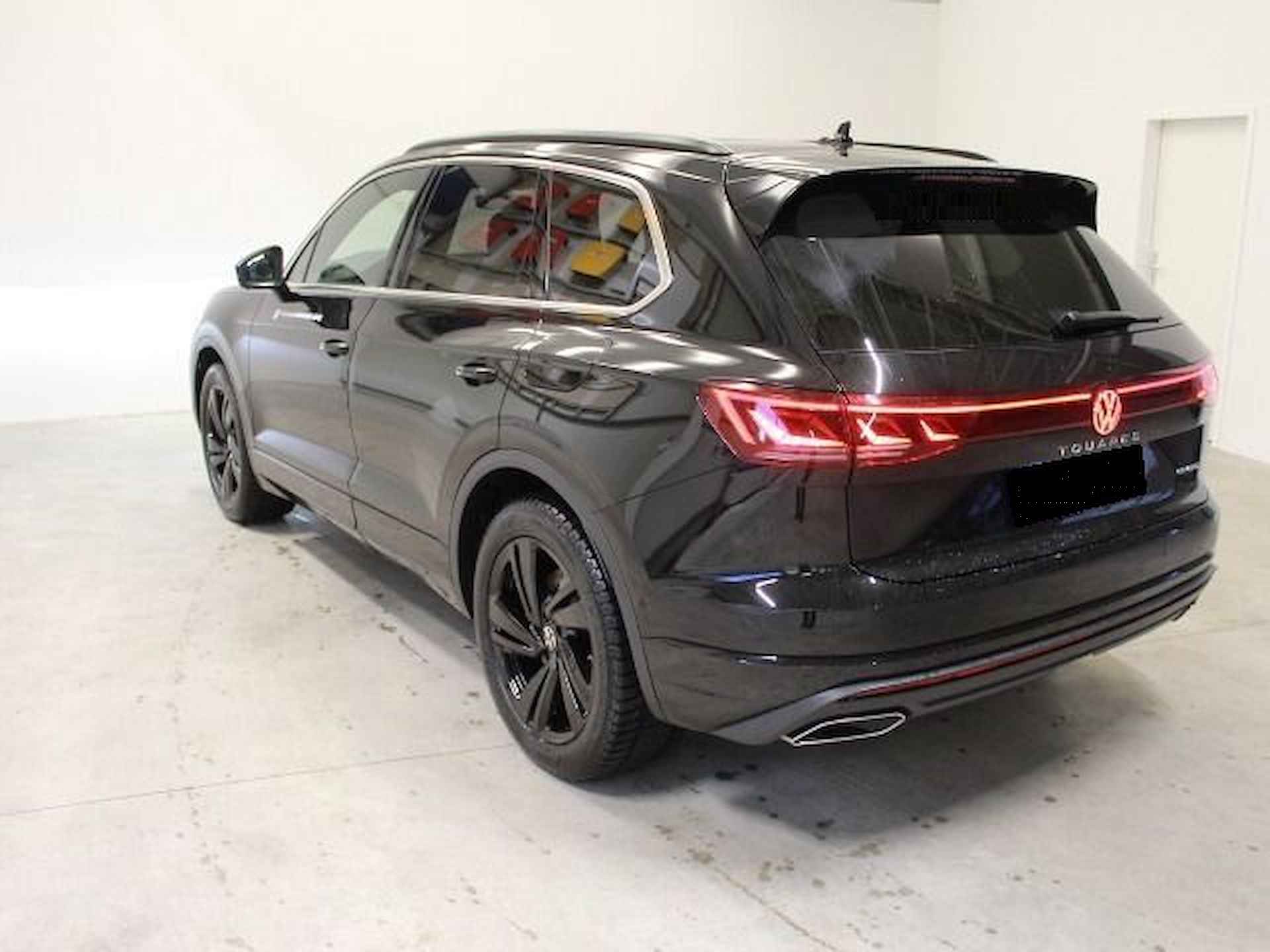 Volkswagen Touareg 3.0 TSi eHybrid 4M Elegance ACC Trekhaak Luchtvering Head-Up Panoramadak Massage Stoelkoeling - 5/13