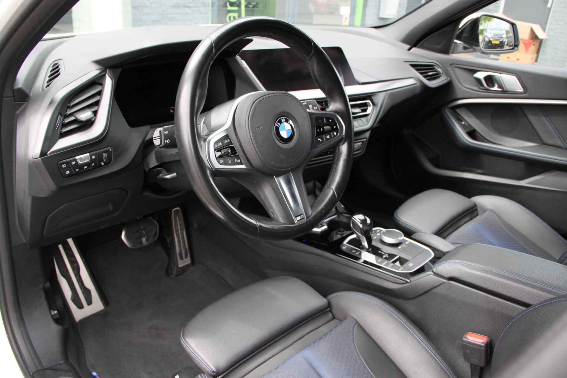 BMW 1-serie 118i Executive Edition / M SPORT / 18INCH / NL AUTO - 13/30