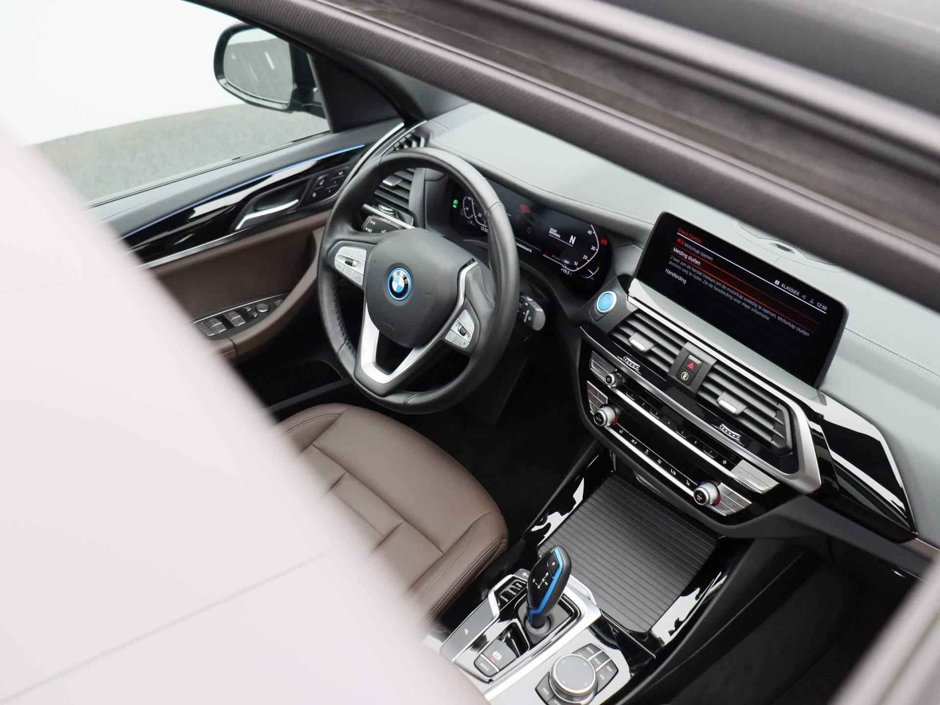 BMW iX3 Executive 80 kWh | Automaat | Panorama dak | Leder | Navigatie | Climate control | Camera | Schuifdak | Parkeer sensoren | LMV | LED | Virtual cockpit | Stoel verwarming - 43/46