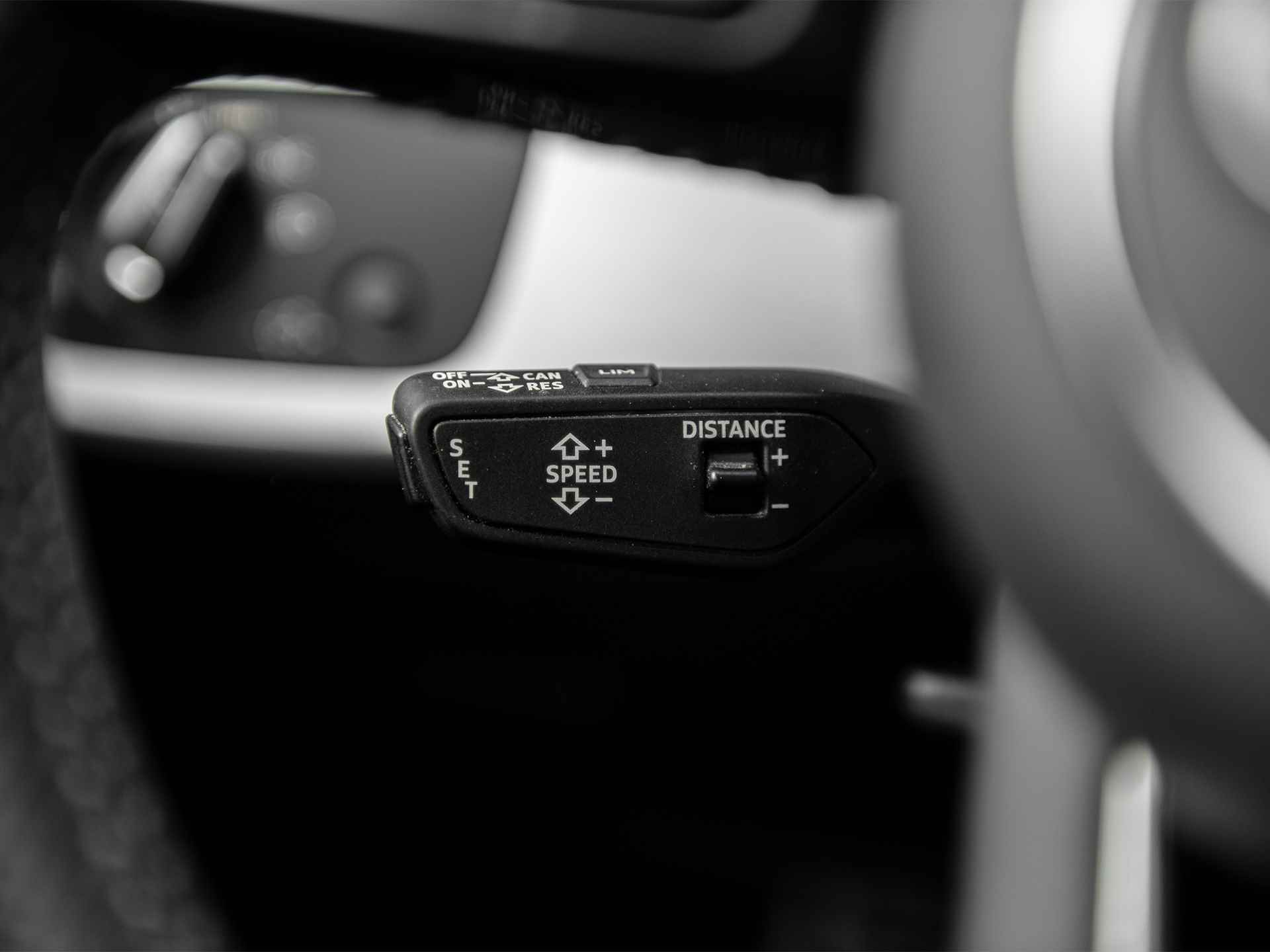 Audi A4 Avant 2.0TDi 190pk Quattro S-Tronic S-Line Black Edition | MMI Navi Plus | Virtual Cockpit | Ass.pakket Tour & City | Black optic | Comf.telefonie | Afn. Trekhaak | Adaptive Cruise Control | Active Lane Assist | Standkachel - 31/60
