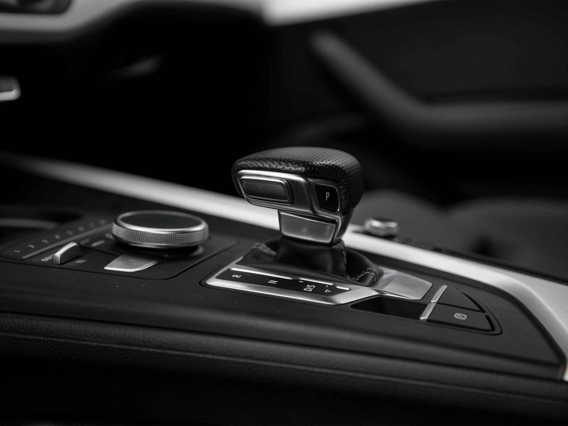 Audi A4 Avant 2.0TDi 190pk Quattro S-Tronic S-Line Black Edition | MMI Navi Plus | Virtual Cockpit | Ass.pakket Tour & City | Black optic | Comf.telefonie | Afn. Trekhaak | Adaptive Cruise Control | Active Lane Assist | Standkachel - 32/60