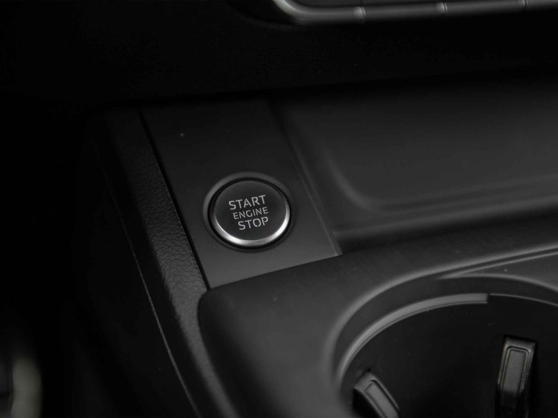 Audi A4 Avant 2.0TDi 190pk Quattro S-Tronic S-Line Black Edition | MMI Navi Plus | Virtual Cockpit | Ass.pakket Tour & City | Black optic | Comf.telefonie | Afn. Trekhaak | Adaptive Cruise Control | Active Lane Assist | Standkachel - 56/60
