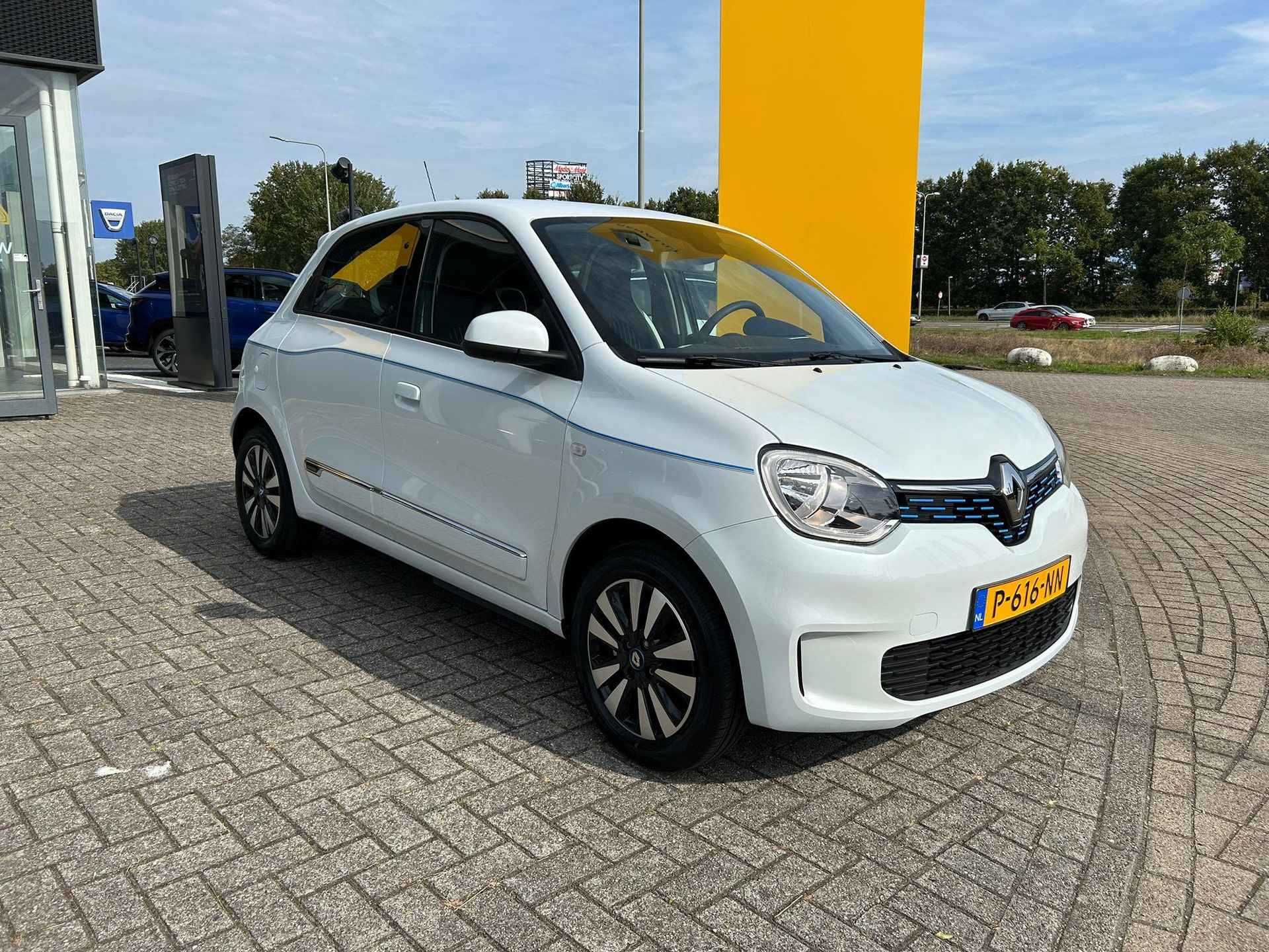 Renault Twingo Z.E. R80 Intens | 100% Elektrisch | €.2.000,- Overheidssubsidie Beschikbaar ! - 5/24