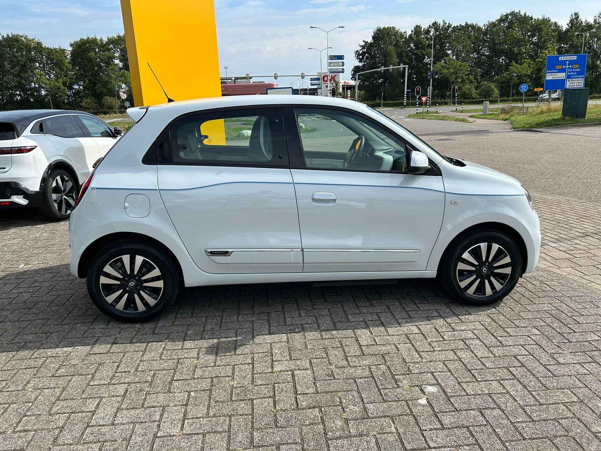 Renault Twingo Z.E. R80 Intens | 100% Elektrisch | €.2.000,- Overheidssubsidie Beschikbaar ! - 6/24