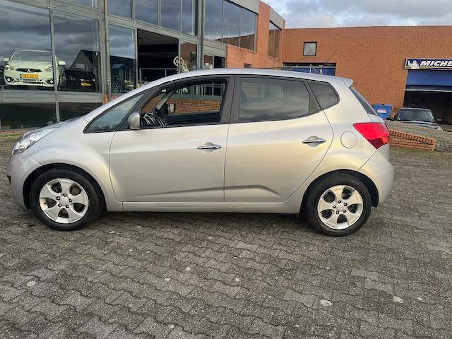 Kia Venga 1.6 CVVT automaat 1 jaar Bovag garantie, rijklaar Kia Venga 1.6 CVVT Plus Pack - 3/24