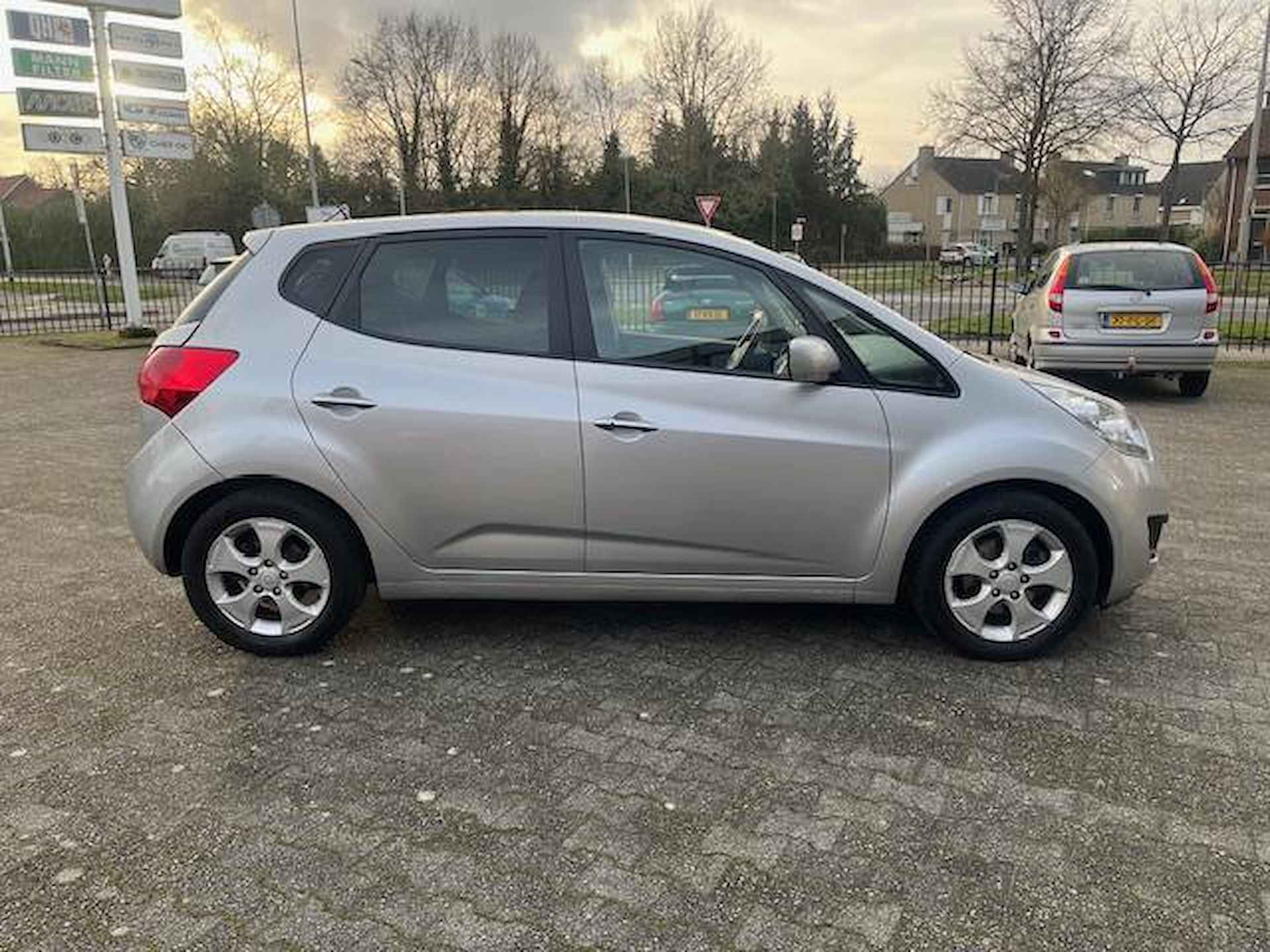 Kia Venga 1.6 CVVT automaat 1 jaar Bovag garantie, rijklaar Kia Venga 1.6 CVVT Plus Pack - 4/24