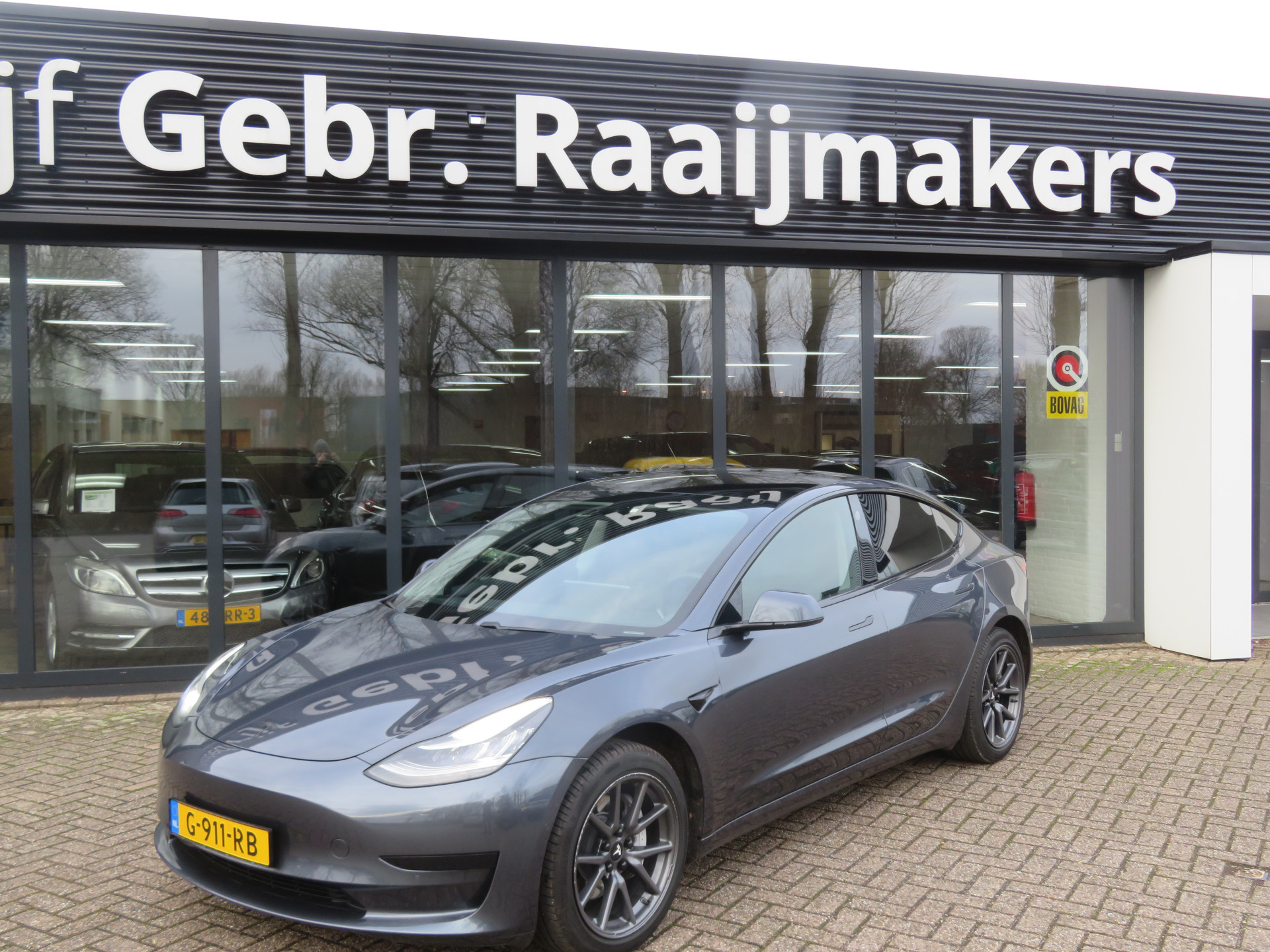 Tesla Model 3 Standard RWD Plus 60 kWh*Autopilot*Panorama* bij viaBOVAG.nl