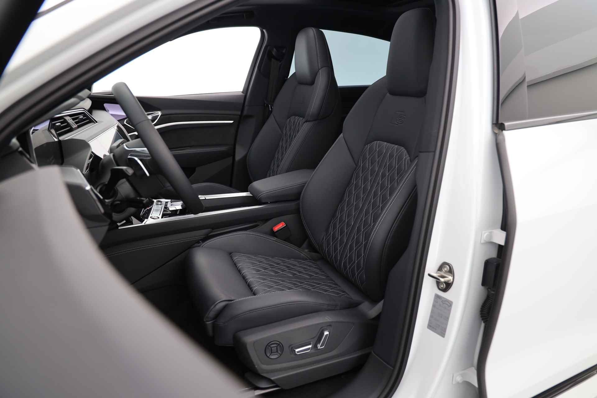 Audi e-tron Sportback S Quattro 504pk | Incl. BTW | Nachtzicht | Panodak | B&O | Head Up | Tour Pack | Virtual Mirrors | Carbon int. | - 13/50