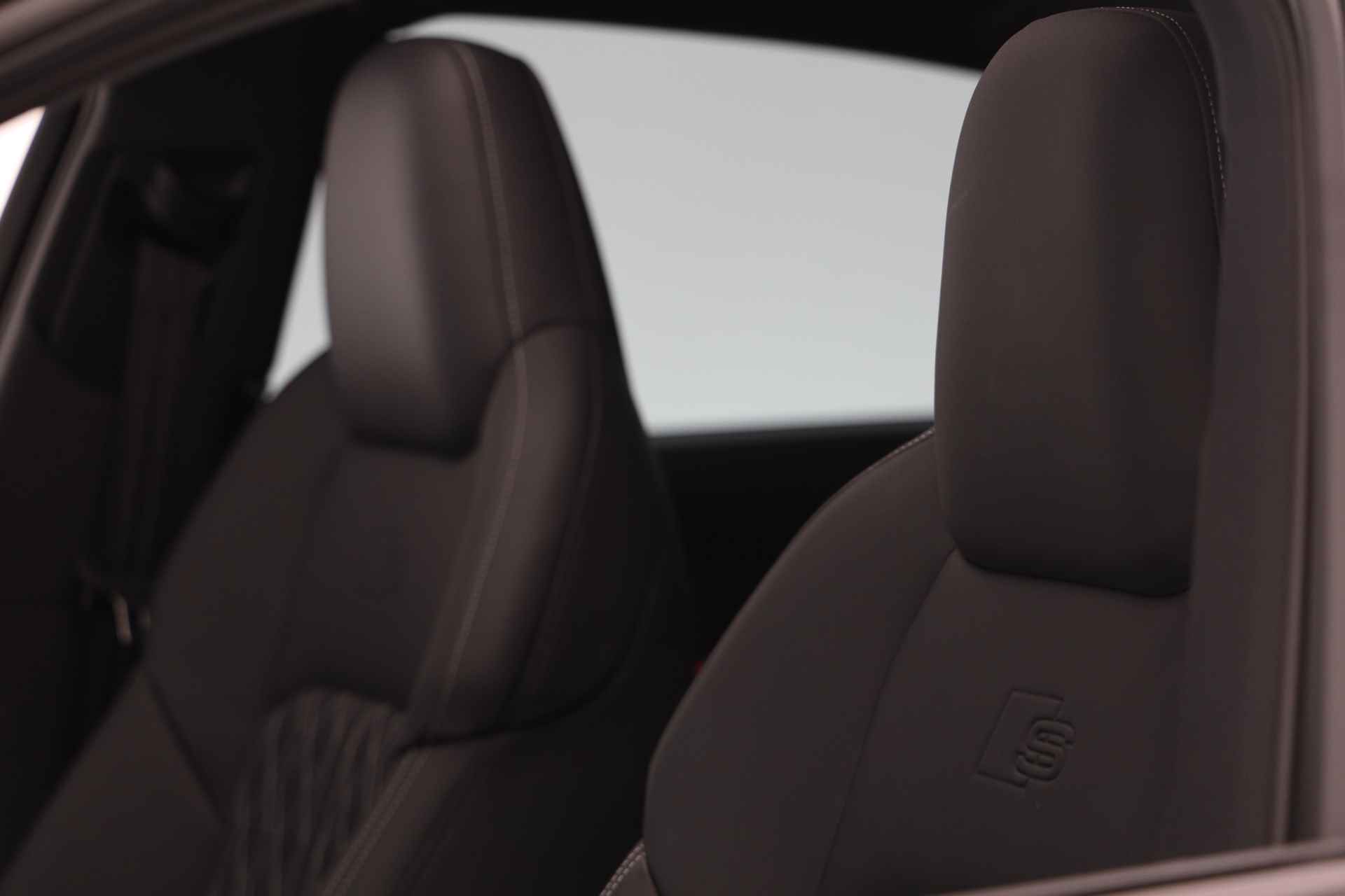 Audi e-tron Sportback S Quattro 504pk | Incl. BTW | Nachtzicht | Panodak | B&O | Head Up | Tour Pack | Virtual Mirrors | Carbon int. | - 15/50