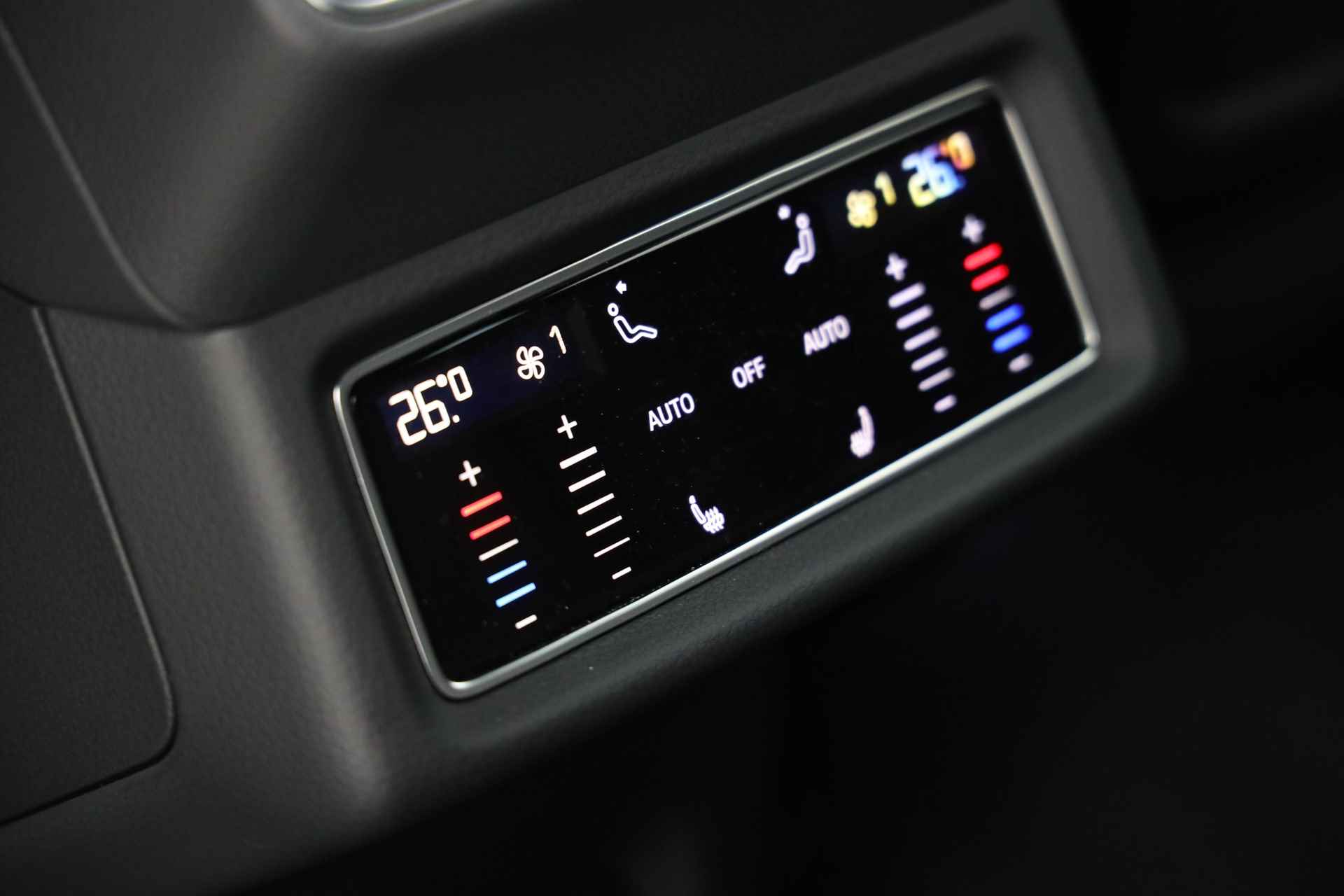Audi e-tron Sportback S Quattro 504pk | Incl. BTW | Nachtzicht | Panodak | B&O | Head Up | Tour Pack | Virtual Mirrors | Carbon int. | - 46/50