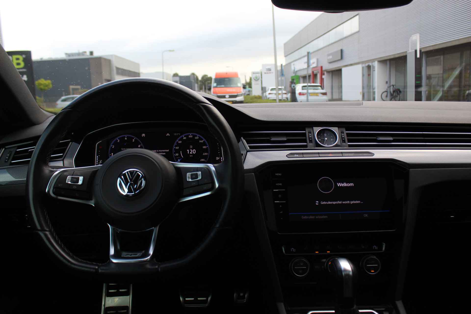 Volkswagen Arteon 2.0 TSI Business R Exclusive DSG/ Digitale Cockpit/ Led/ Panoramadak/ R line Int. + Ext/ do Glas/ Elec.Klep/ Camera/ Parkeersensor V. + A. /19 lmv/ - 5/36