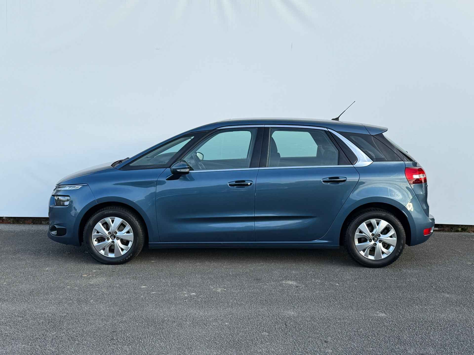 Citroen C4 Picasso 1.2 PureTech Business Sportvelgen | Clima | Cruise | Camera | Keyless !! - 2/31