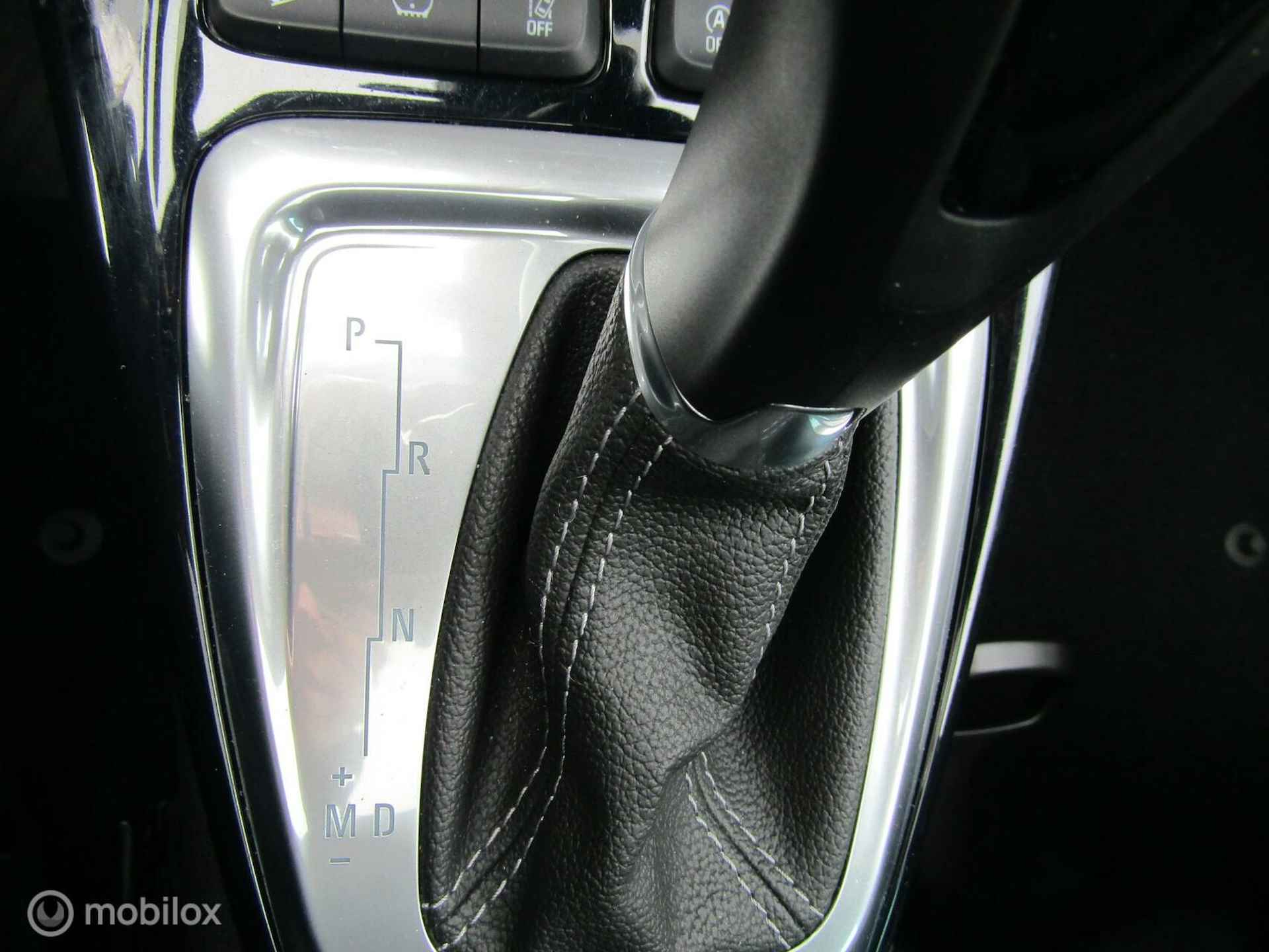 Opel Crossland 1.2 Turbo Ultimate | Camera, Panoramadak, HUD, Stoelverwarming, Stuurwielverwarming - 22/31