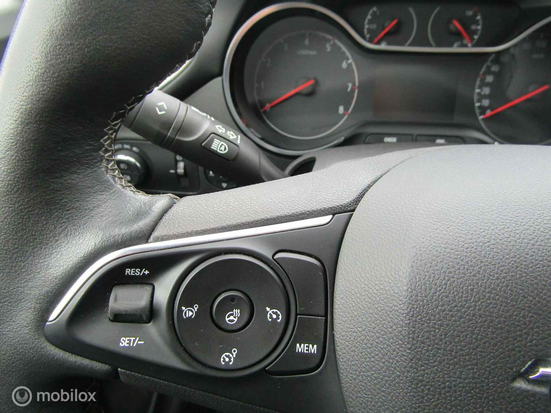 Opel Crossland 1.2 Turbo Ultimate | Camera, Panoramadak, HUD, Stoelverwarming, Stuurwielverwarming - 24/31