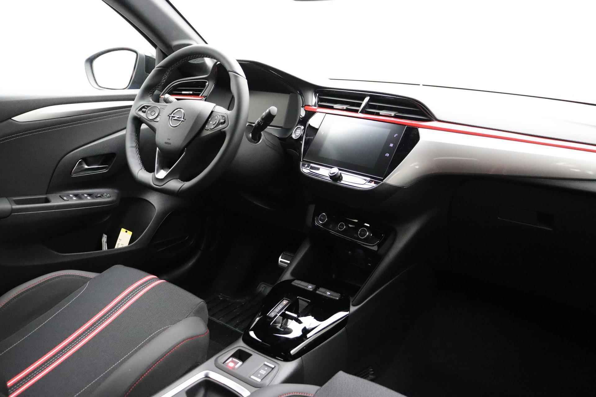 Opel Corsa-e GS Line 50 kWh 3 Fase | Navigatie | Camera | Climate Control | Lichtmetalen Velgen | Donkere ramen achter | Uit voorraad leverbaar! - 4/33