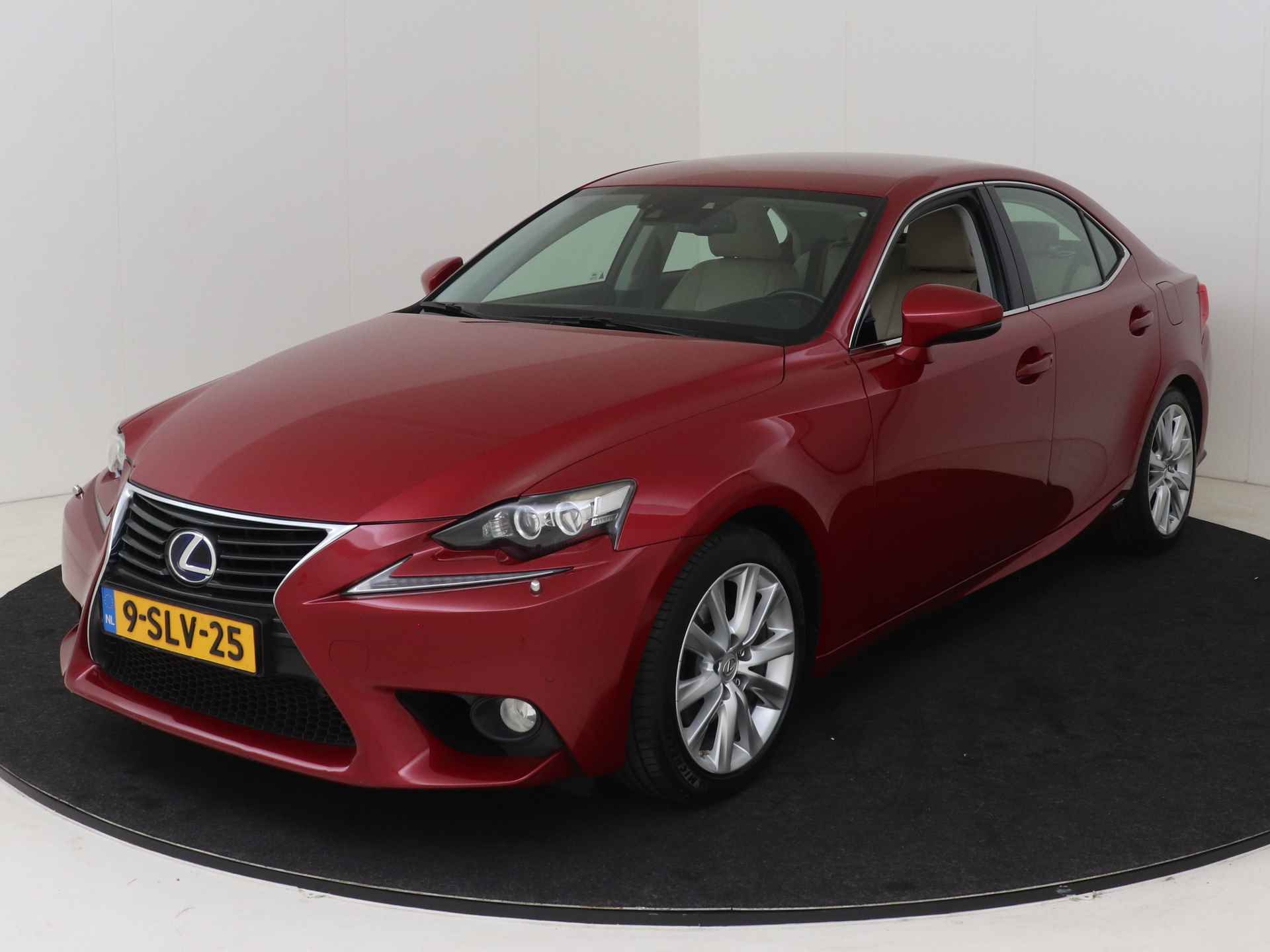 Lexus IS 300h First Edition | Stoelverwarming | Premium Navigatie | Stuurverwarming | - 26/43