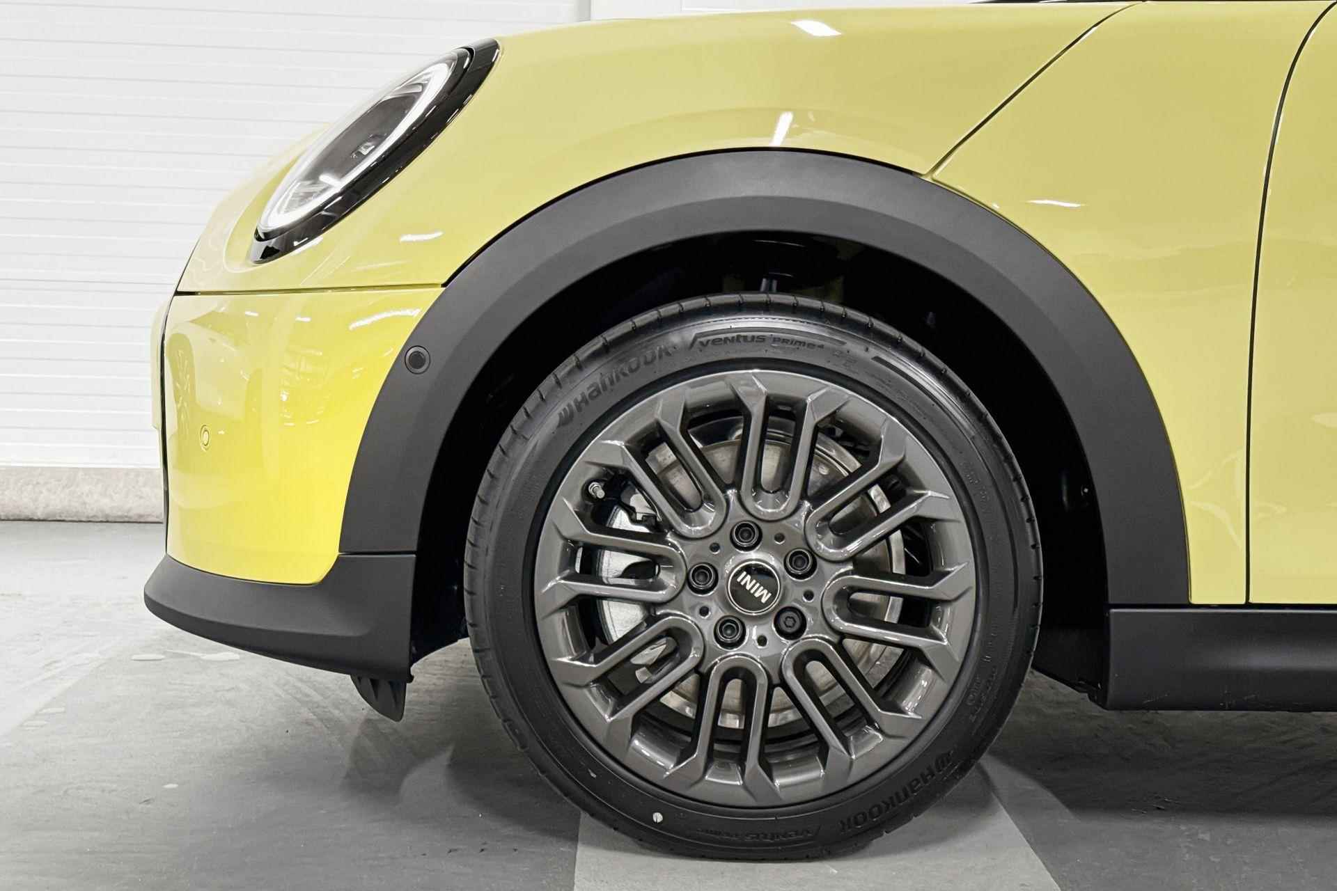 MINI Cooper Cabrio C  | Classic Uitvoering | Pakket M |  17" U-Spoke grey - 4/23