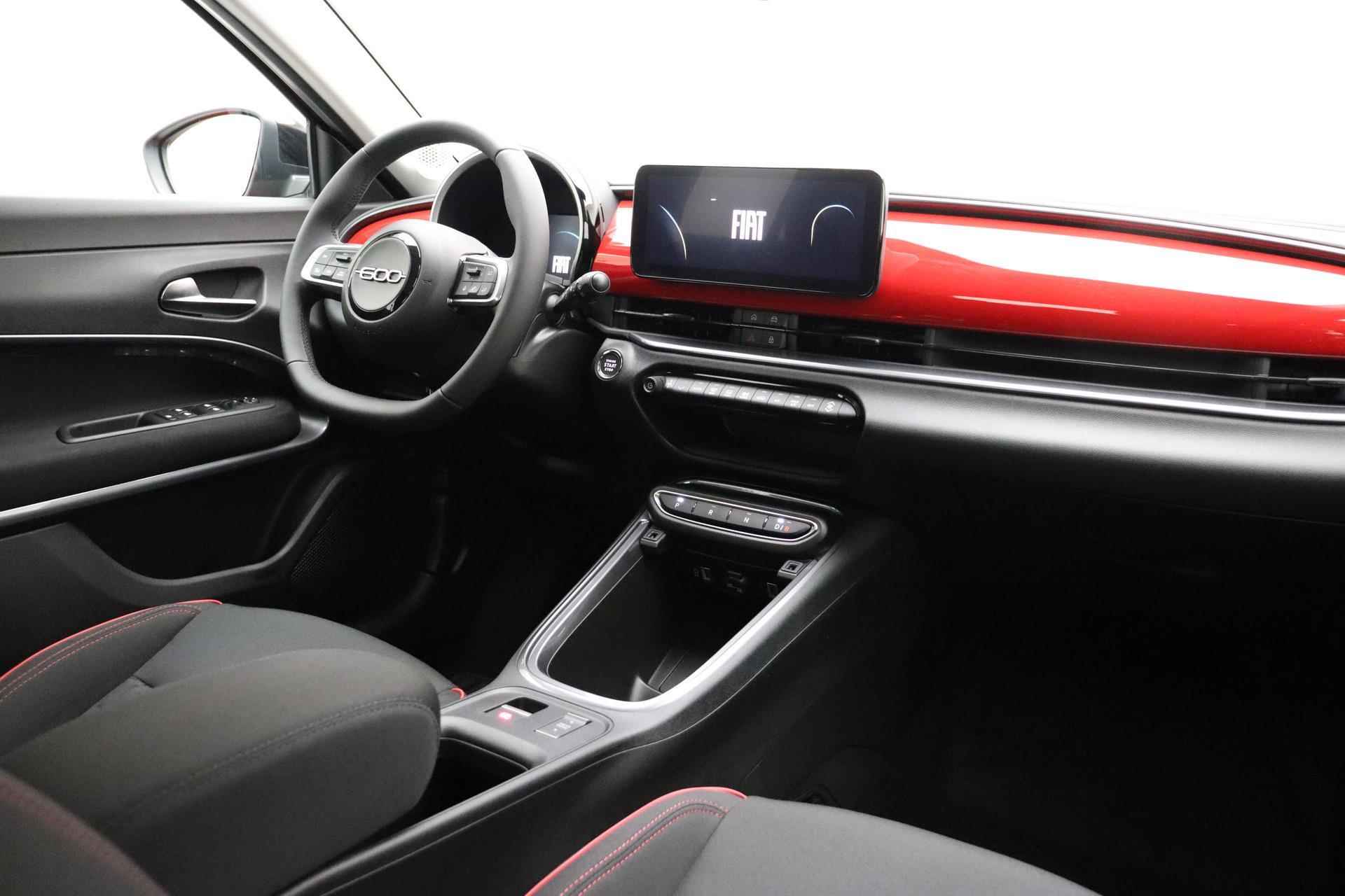 Fiat 600e RED 54 kWh | Apple Carplay/Android auto | LED verlichting | Adaptieve cruise control | Lane Assist | Informeer naar de beschikbaarheid | - 4/40