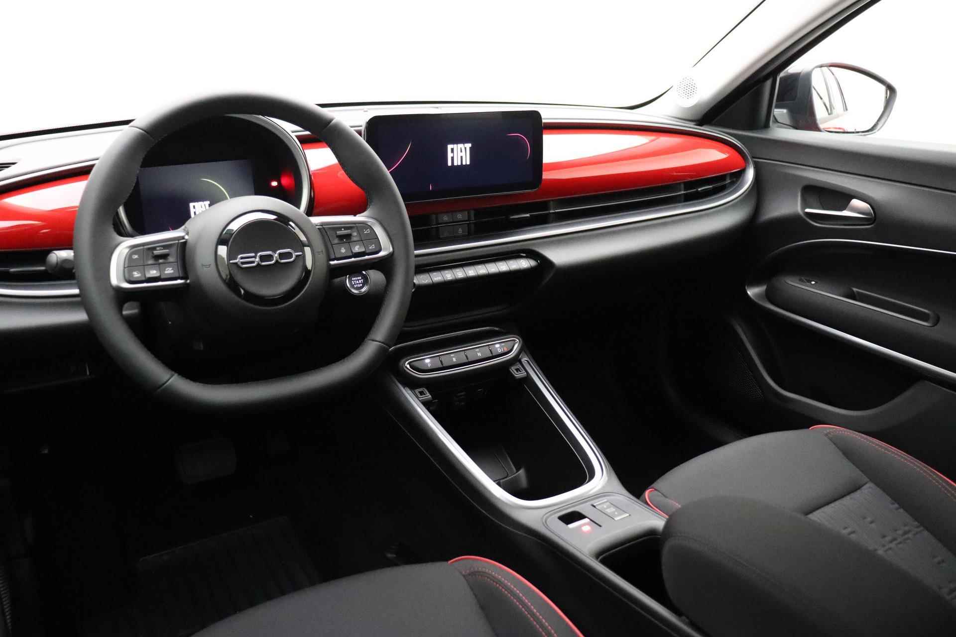 Fiat 600e RED 54 kWh | Apple Carplay/Android auto | LED verlichting | Adaptieve cruise control | Lane Assist | Informeer naar de beschikbaarheid | - 8/40