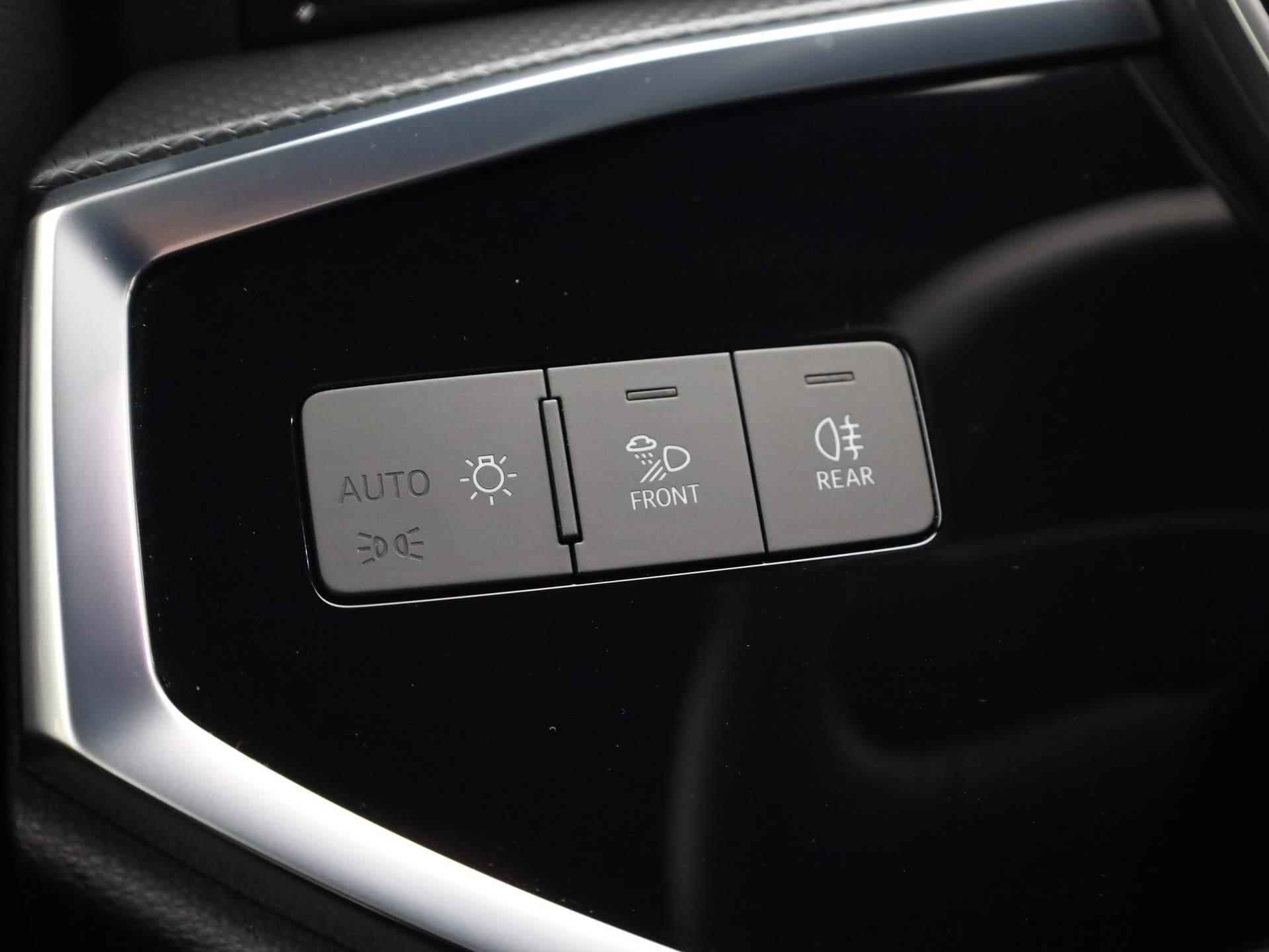 Audi Q3 45 TFSIe/245PK S Line · Drive select · Parkeersensoren + camera · Stoelverwarming - 23/40