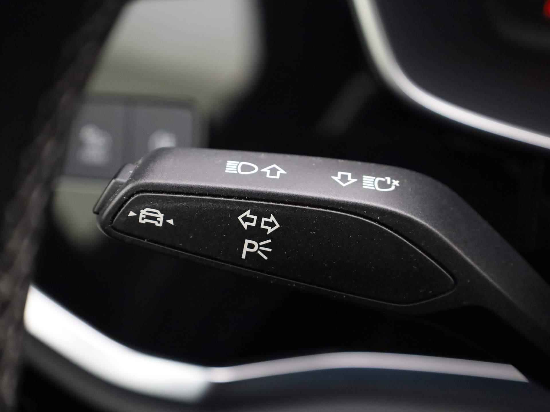 Audi Q3 45 TFSIe/245PK S Line · Drive select · Parkeersensoren + camera · Stoelverwarming - 25/40