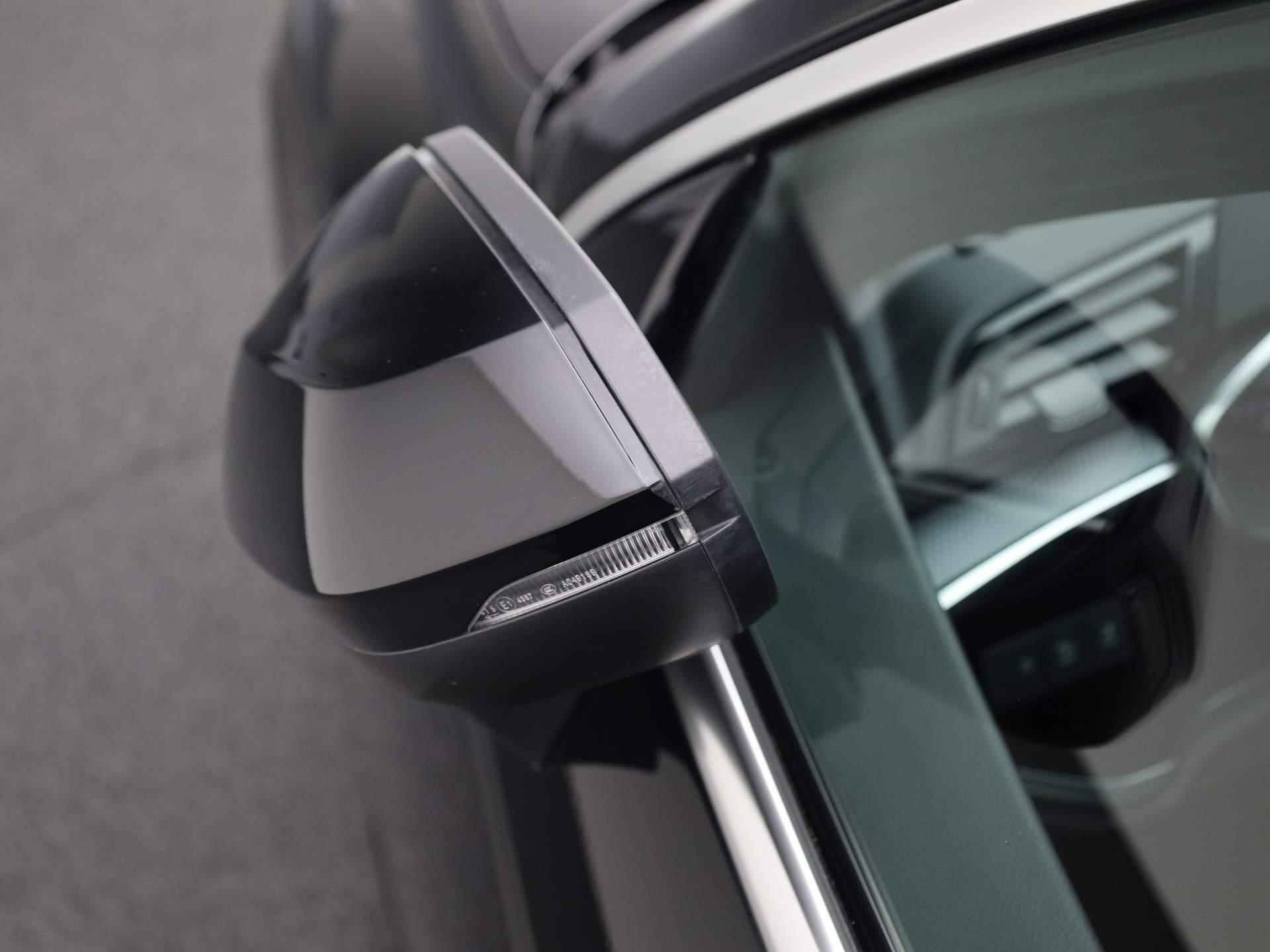 Audi Q3 45 TFSIe/245PK S Line · Drive select · Parkeersensoren + camera · Stoelverwarming - 32/40