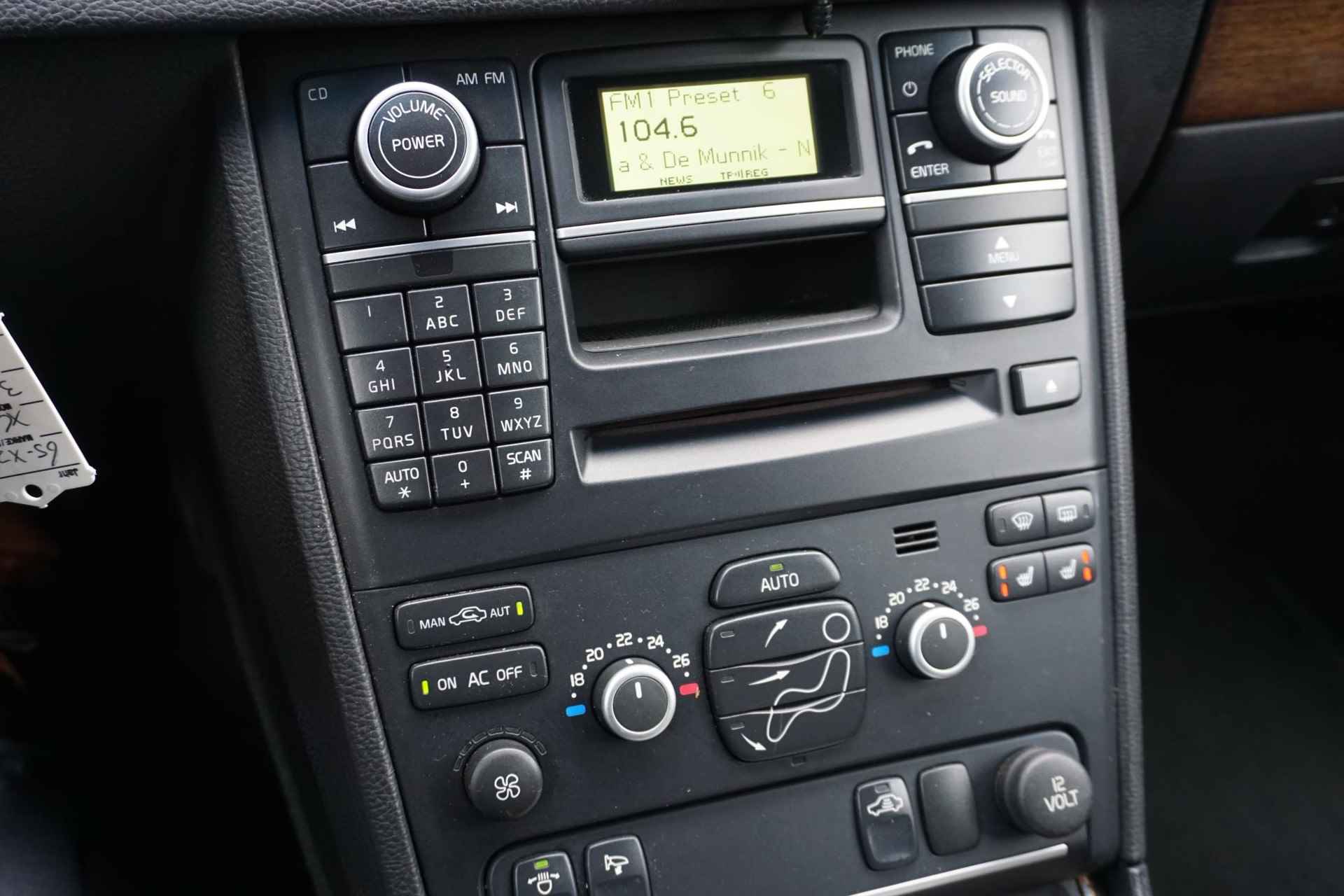 Volvo XC90 3.2 Sport 5p. | Bi-Xenon | Leder | Bluetooth | Parkeersensoren | Navigatie | Memory stoel | verwarmde voorstoelen | - 19/28