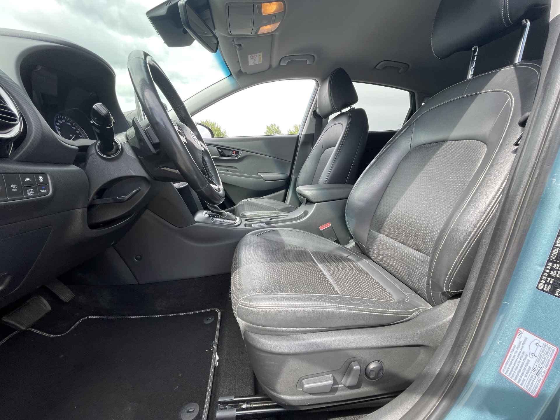 Hyundai KONA 1.6 GDI HEV Premium | Lederen interieur | Navigatie | Stoelverwarming | Rijklaarprijs! - 12/35