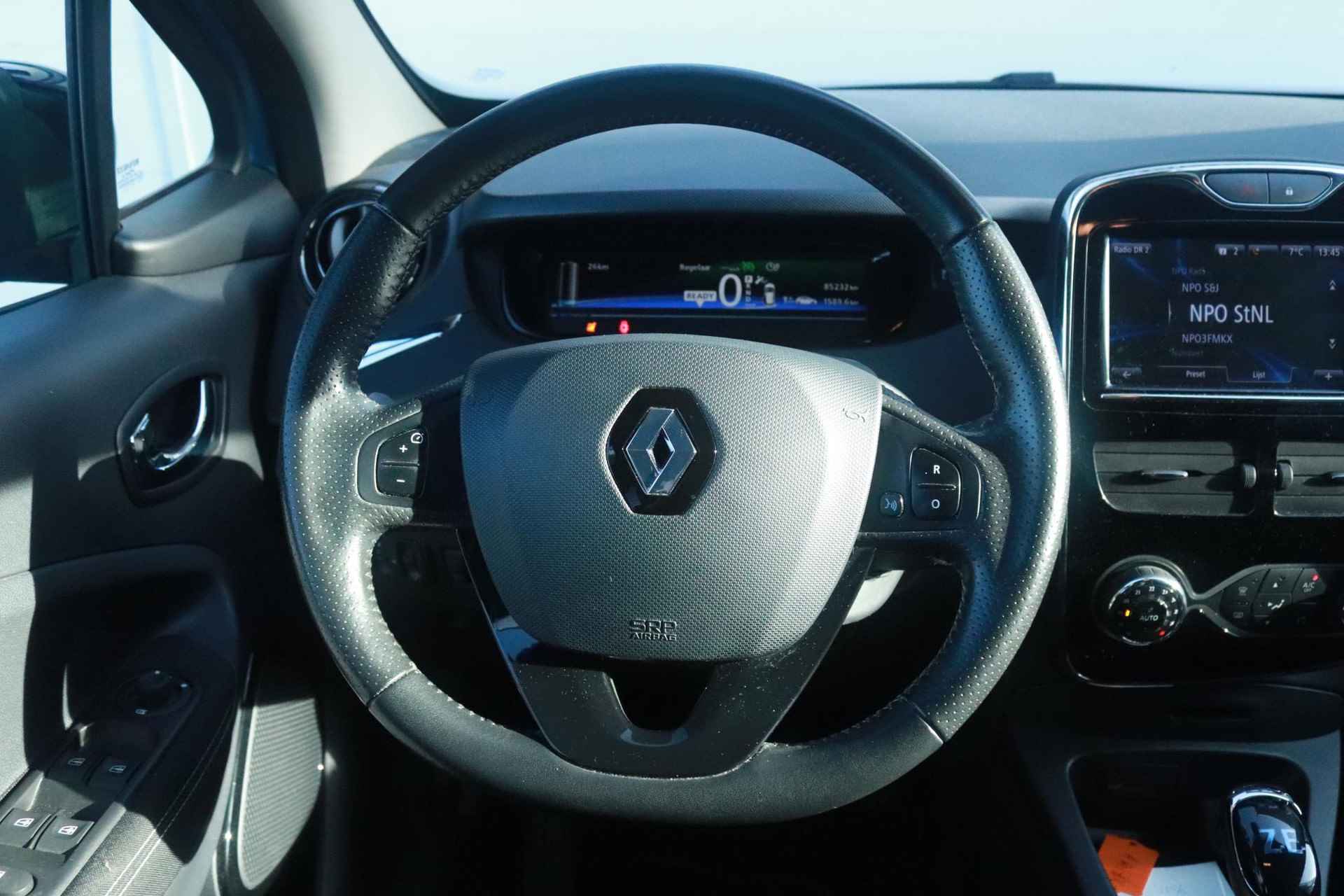 Renault ZOE R110 Limited 41 kWh (Koopaccu) | Zomer + Winterbanden | A. Camera | Dealer Onderhouden | 1e Eig. | Geen Import! - 24/40