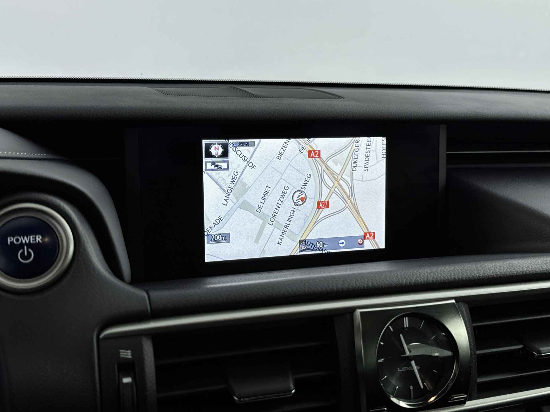Lexus IS 300h Hybrid Business Line | 18 " Wielen | Stoelverwarming | Premium navigatie | - 9/42