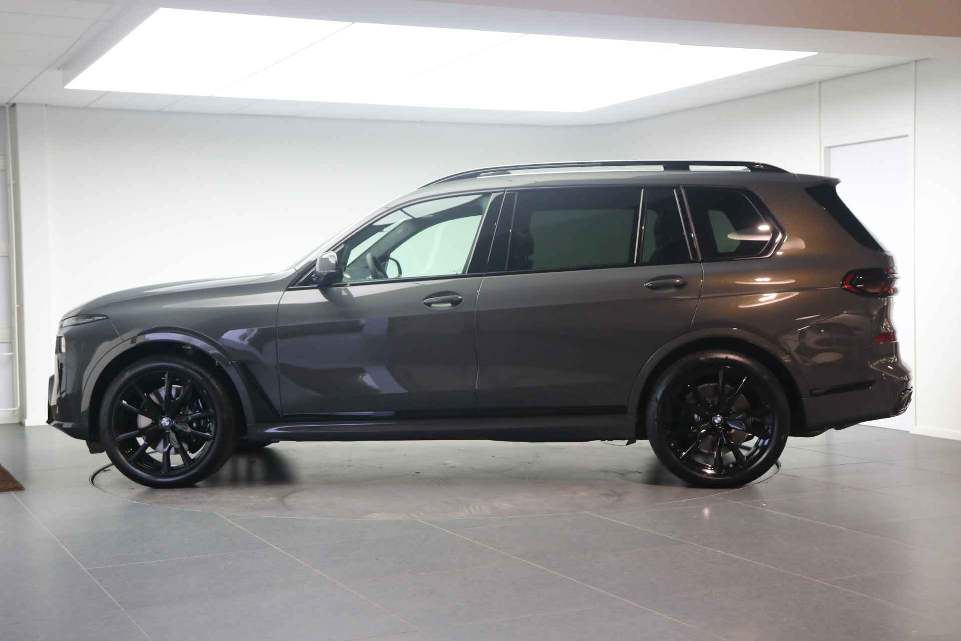 BMW X7 xDrive40i High Executive M Sport Automaat / Panoramadak Sky Lounge / Trekhaak / Massagefunctie / Active Steering / Bowers & Wilkins / Soft-Close / Parking Assistant Professional - 3/22