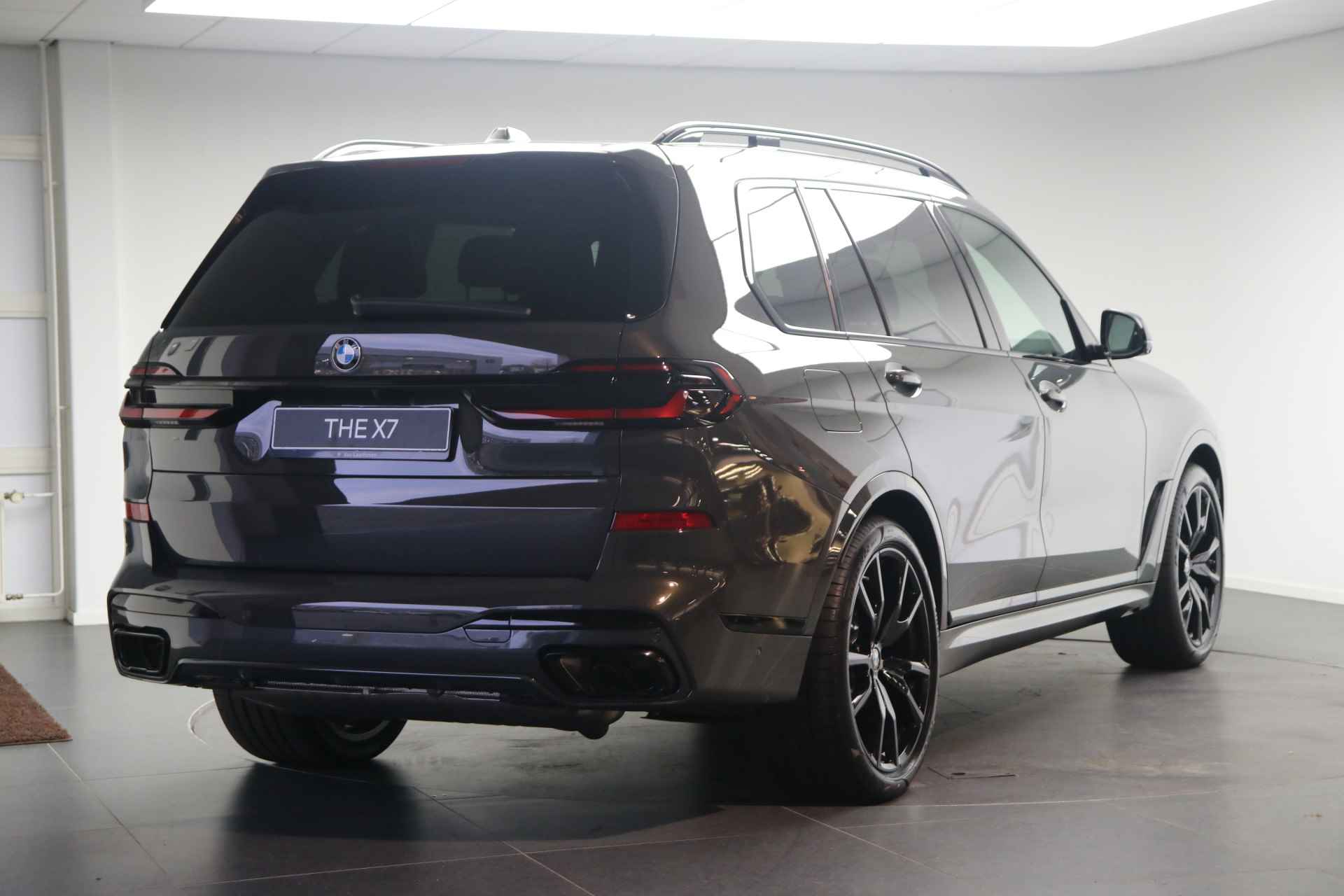 BMW X7 xDrive40i High Executive M Sport Automaat / Panoramadak Sky Lounge / Trekhaak / Massagefunctie / Active Steering / Bowers & Wilkins / Soft-Close / Parking Assistant Professional - 4/22