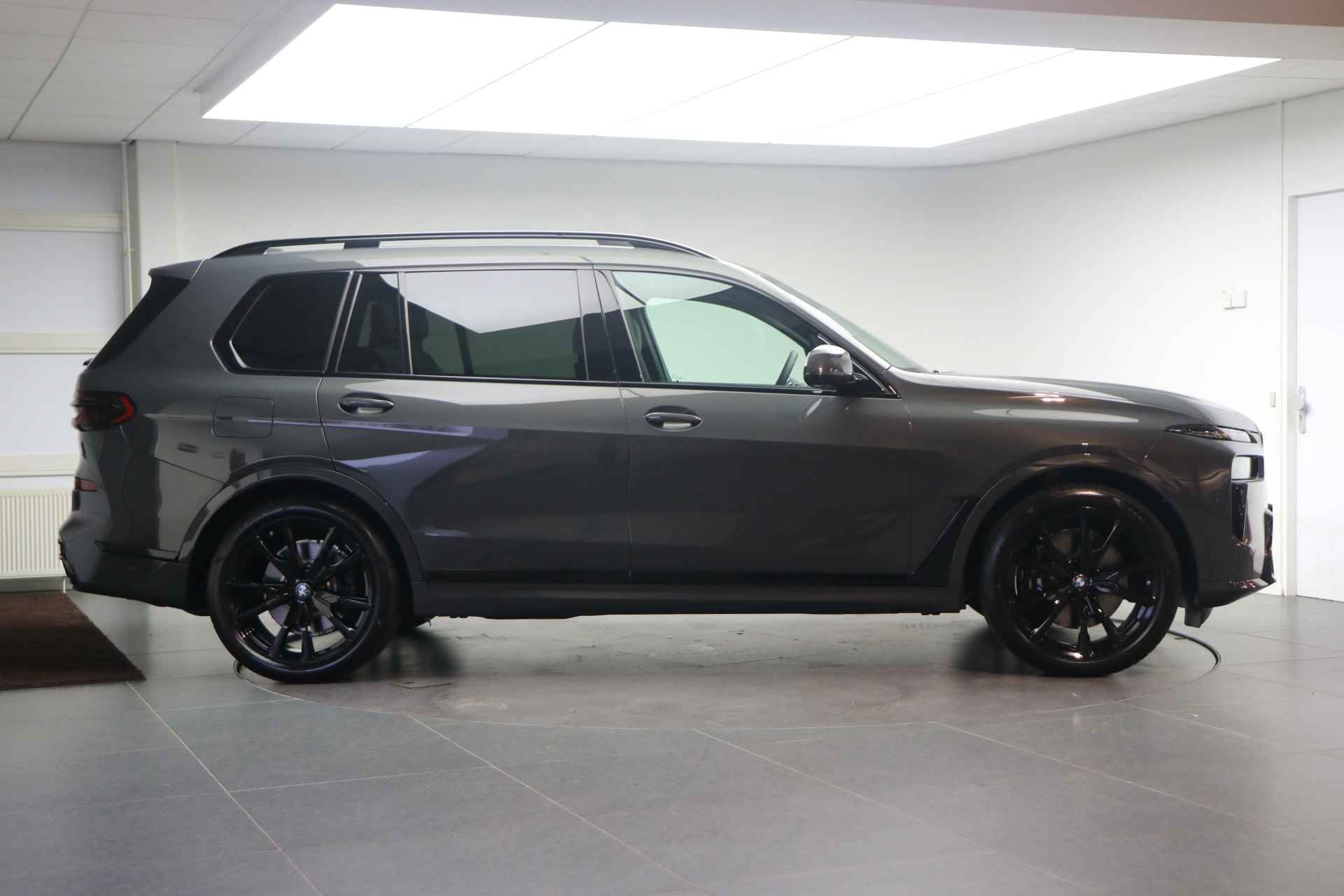 BMW X7 xDrive40i High Executive M Sport Automaat / Panoramadak Sky Lounge / Trekhaak / Massagefunctie / Active Steering / Bowers & Wilkins / Soft-Close / Parking Assistant Professional - 5/22