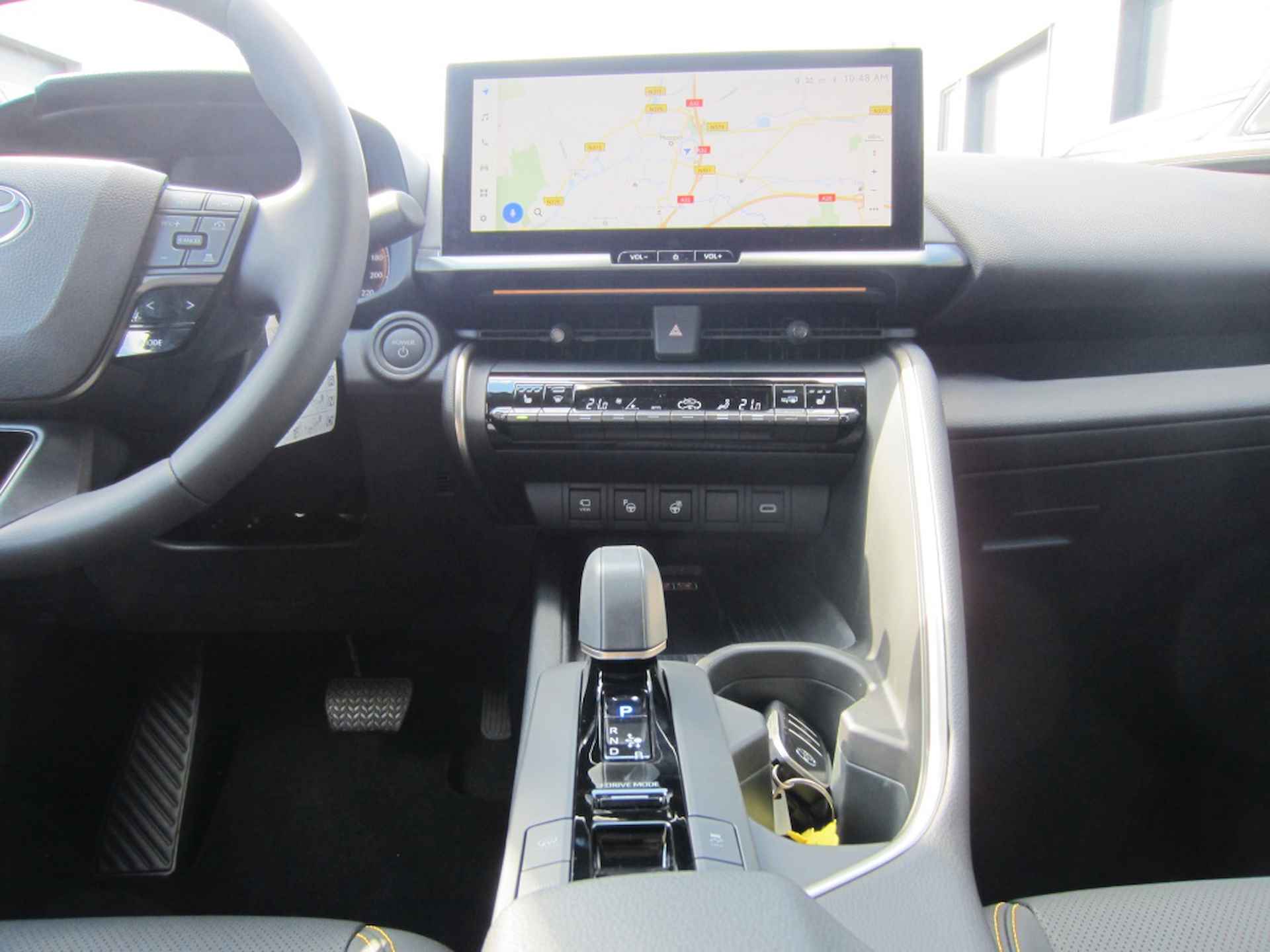 Toyota C-HR PHEV 200 Premiere Edition Plug-In Demo - 11/45