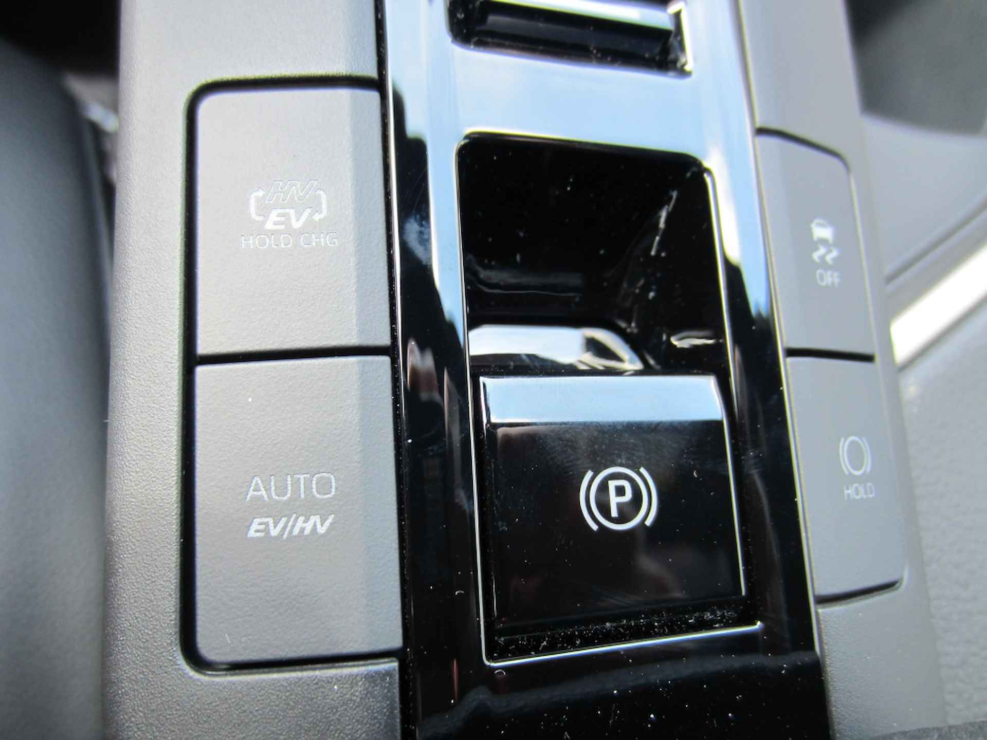 Toyota C-HR PHEV 200 Premiere Edition Plug-In Demo - 23/45