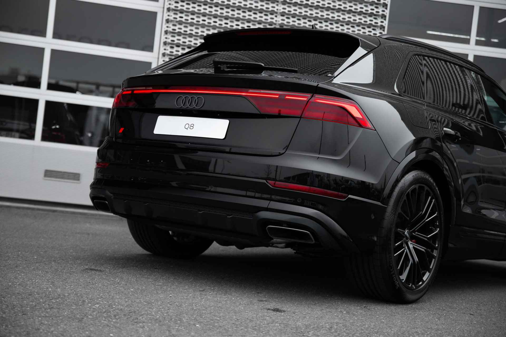 Audi Q8 55 TFSI e quattro Pro Line S | Panoramadak | B&O | Keyless | Tour | Parking Plus - 22/68