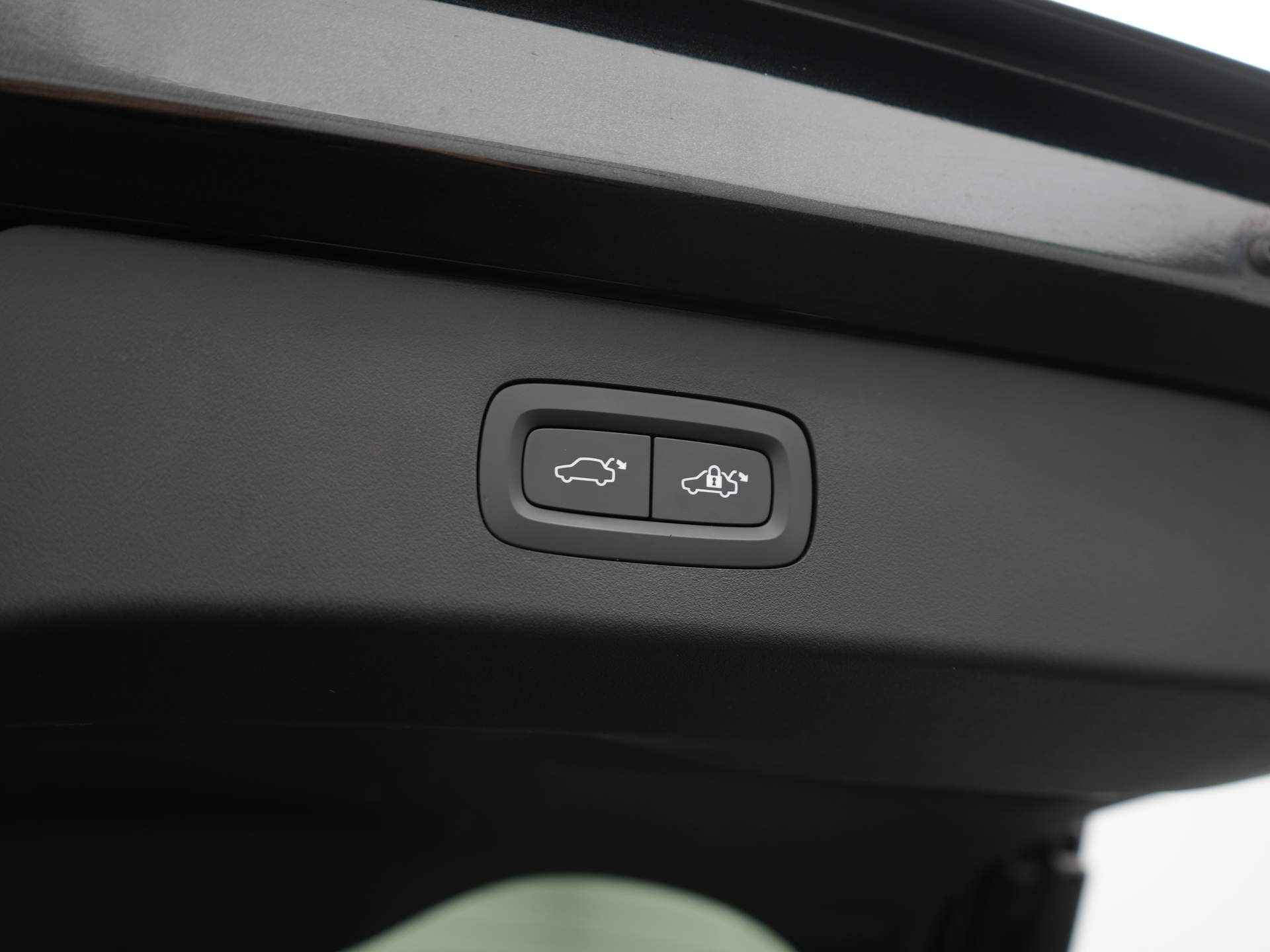 Lynk & Co 01 1.5 PHEV 262 pk Automaat | Navigatie | Climate Control | Panorama dak - 44/49