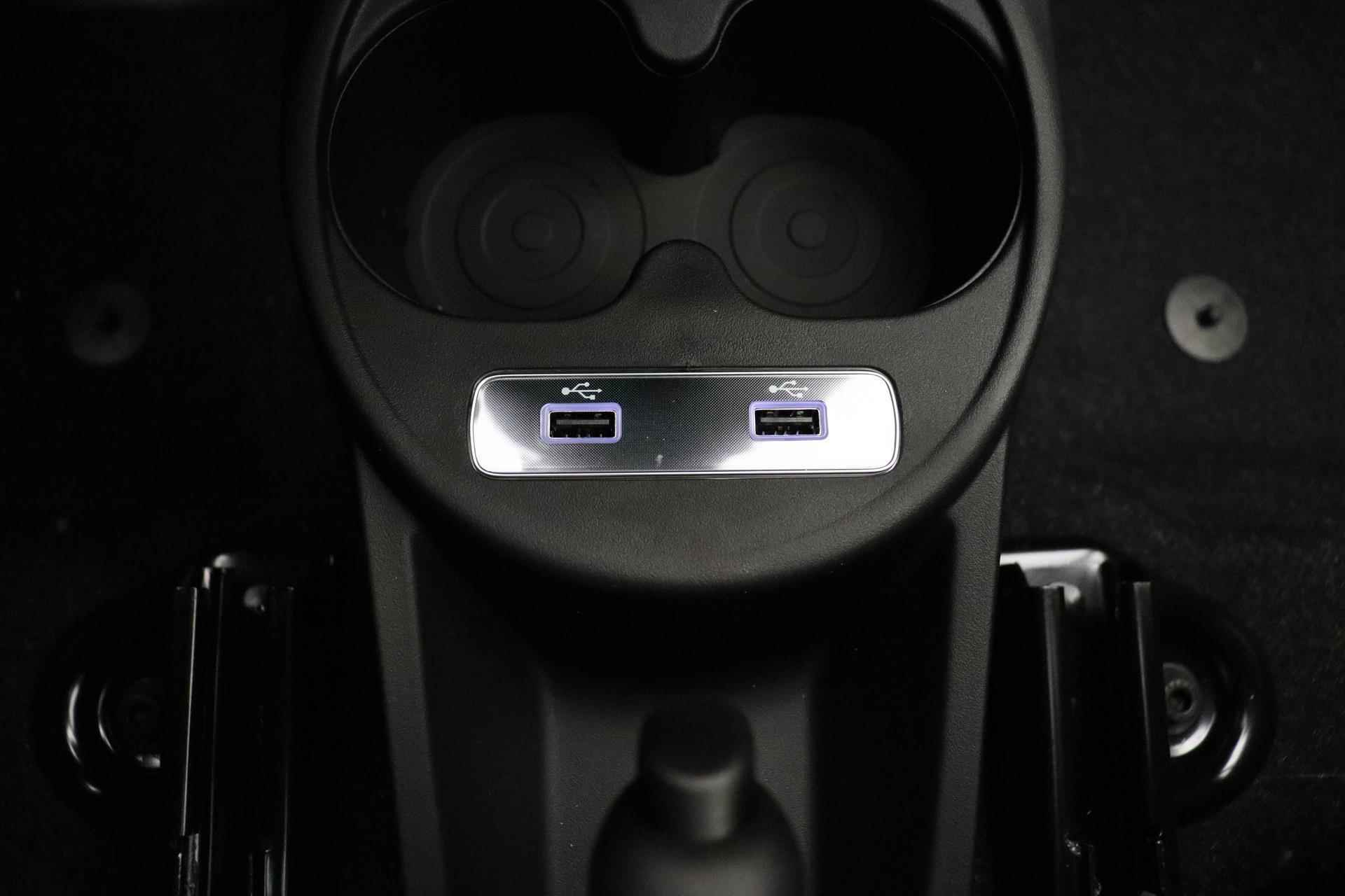Fiat 500 1.0 Hybrid Dolcevita Finale | Snel leverbaar! | Apple Carplay/Android Auto | Panoramadak | Airco | Lichtmetalen velgen | Parkeersensoren achter | Cruise control - 28/35