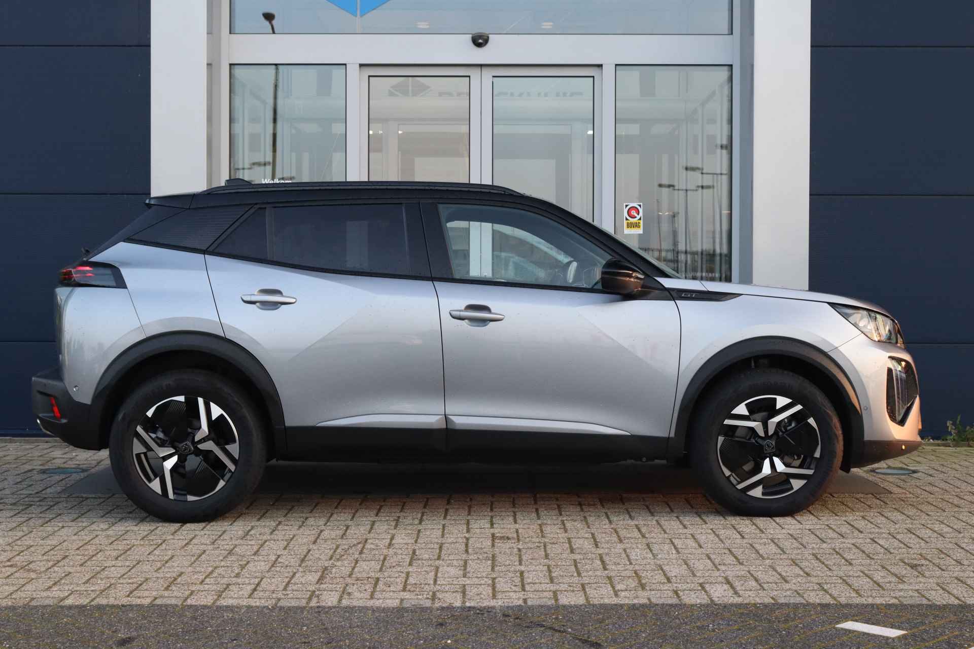 Peugeot 2008 1.2 Hybrid 136 GT | Navigatie | Carplay | Camera voor + achter | PDC | ACC | Climate - 9/32