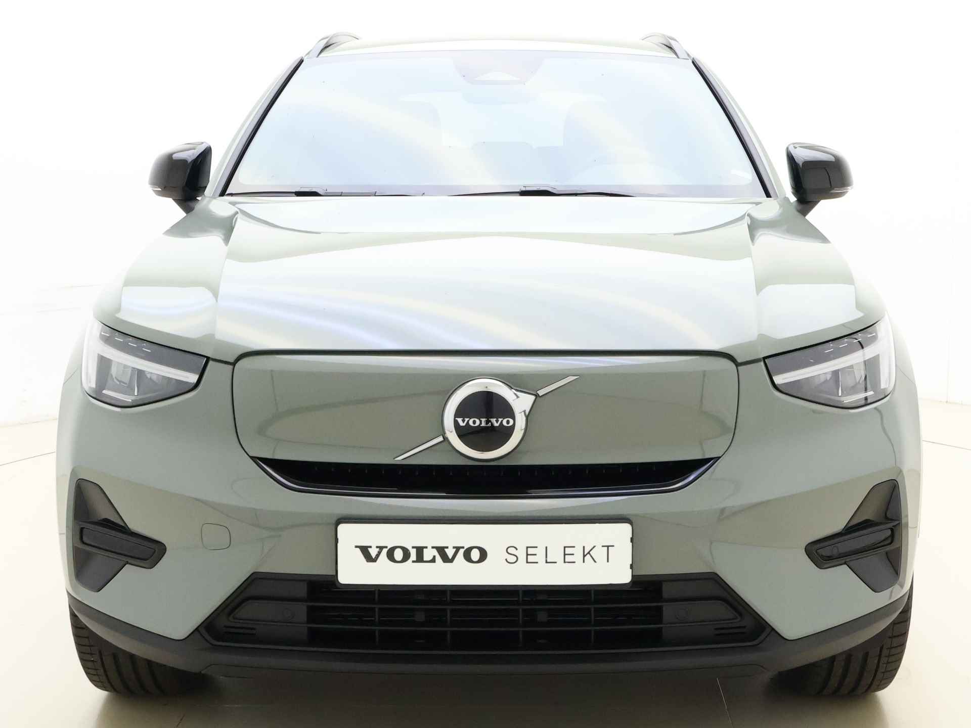 Volvo EX40 Extended Range Plus / NIEUW / DIRECT LEVERBAAR / Climate / 19'' / Donker glas / Sage Green / - 3/33